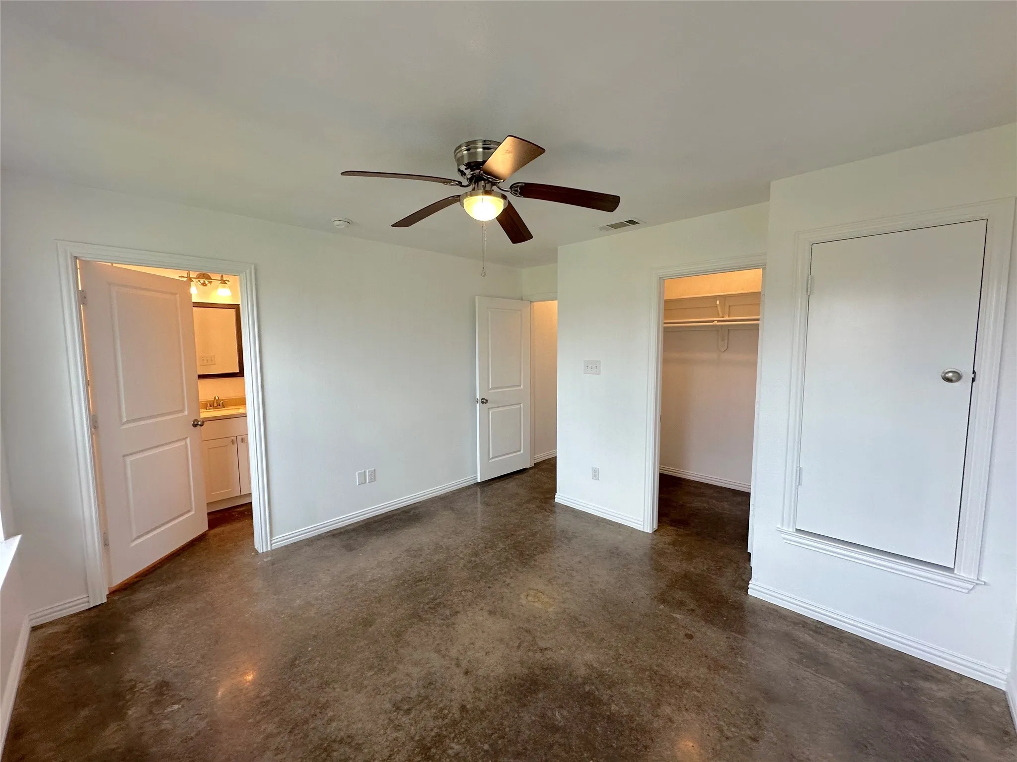 Duplex For Sale in Hill County , 108 W Adams Street, Itasca, Texas 76055, 6 Bedrooms, 4 Bathrooms, Garage spaces, 0 Sqft, built in 2021, Price $375,000, mls#21269217, Real Estate Agent in Itasca, Homes For Sale in Hill county, Homes For Sale in Itasca, Realtor in Itasca Texas, Real Estate Brokerage Independent Realty Texas, Luminita Cordes Realtor