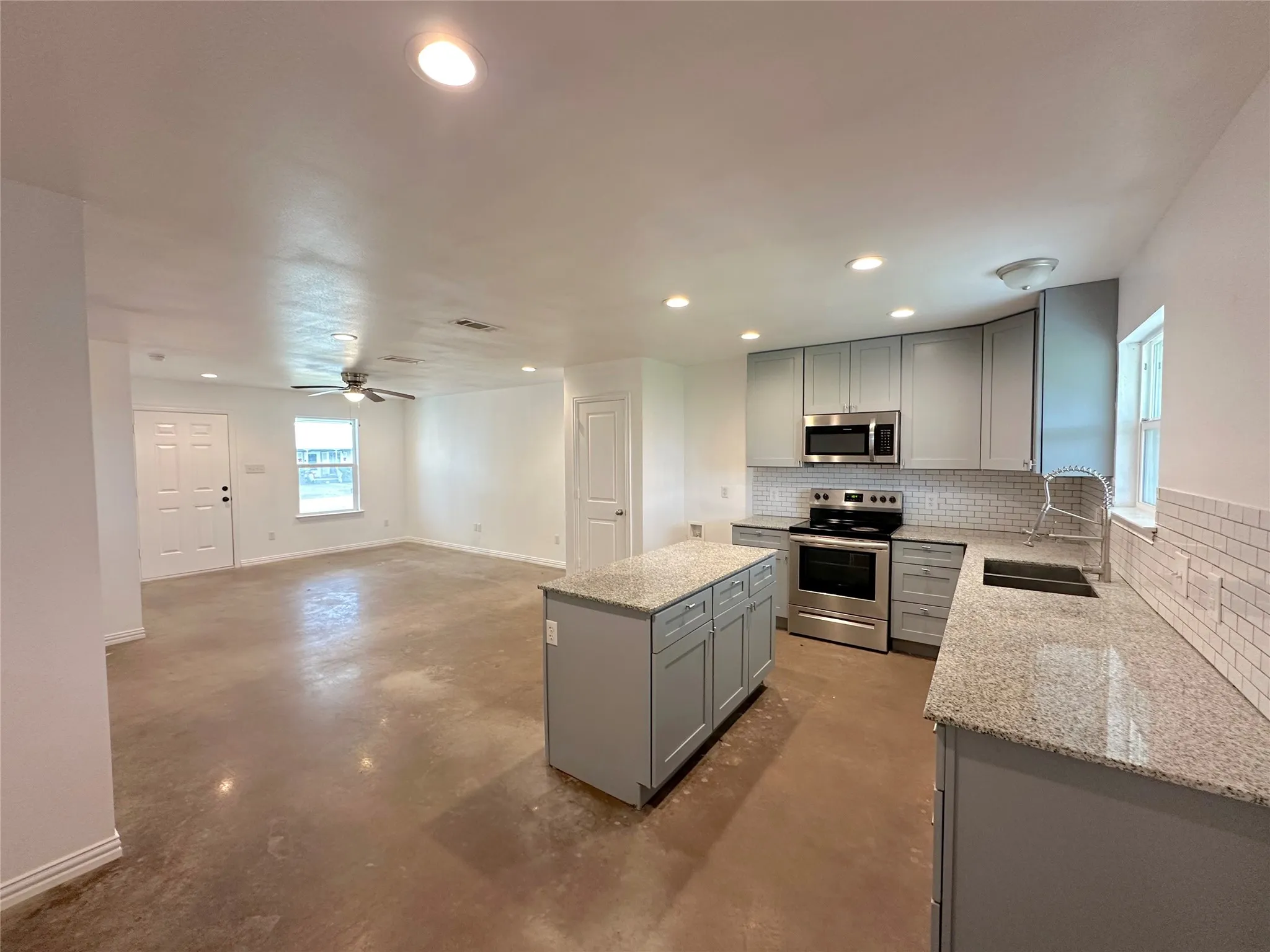 Duplex For Sale in Hill County , 108 W Adams Street, Itasca, Texas 76055, 6 Bedrooms, 4 Bathrooms, Garage spaces, 0 Sqft, built in 2021, Price $375,000, mls#21269217, Real Estate Agent in Itasca, Homes For Sale in Hill county, Homes For Sale in Itasca, Realtor in Itasca Texas, Real Estate Brokerage Independent Realty Texas, Luminita Cordes Realtor