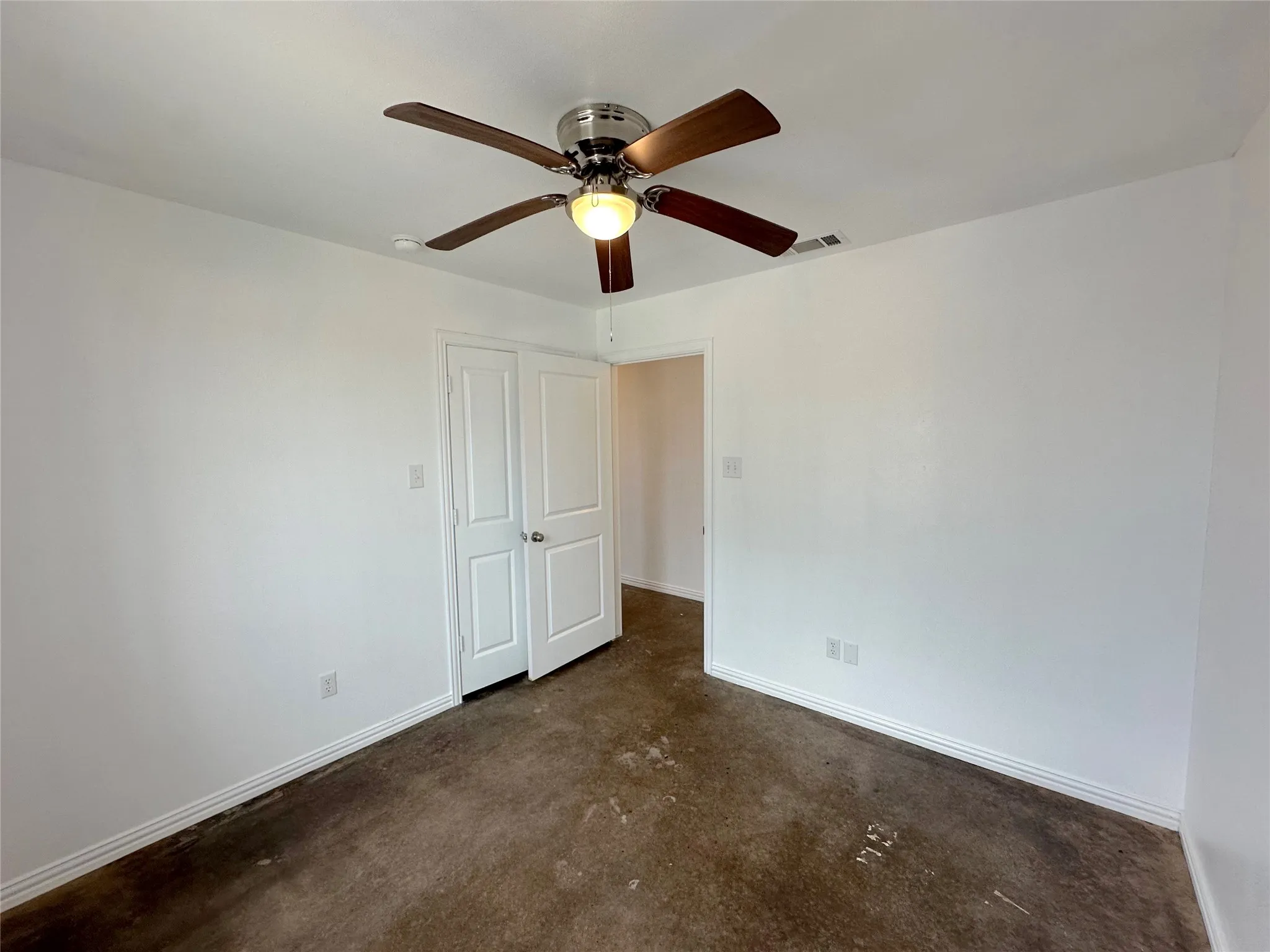 Duplex For Sale in Hill County , 108 W Adams Street, Itasca, Texas 76055, 6 Bedrooms, 4 Bathrooms, Garage spaces, 0 Sqft, built in 2021, Price $375,000, mls#21269217, Real Estate Agent in Itasca, Homes For Sale in Hill county, Homes For Sale in Itasca, Realtor in Itasca Texas, Real Estate Brokerage Independent Realty Texas, Luminita Cordes Realtor