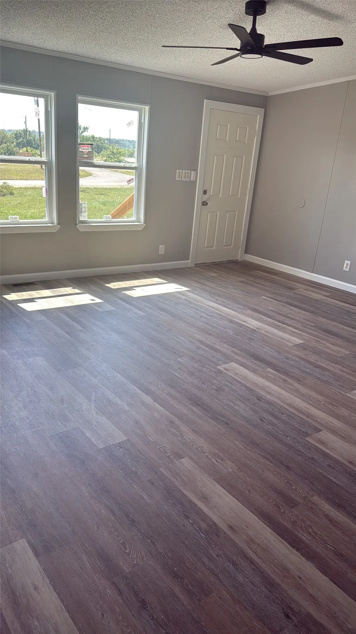 Mobile Home For Sale in Parker County , 134 Browning Court, Springtown, Texas 76082, 4 Bedroom, 2 Bathroom, Garage spaces, 2,128 Sqft, built in 2002, Price $250,000, mls#21275350, Real Estate Agent in Springtown, Homes For Sale in Parker county, Homes For Sale in Springtown, Realtor in Springtown Texas, Real Estate Brokerage Independent Realty Texas, Luminita Cordes Realtor