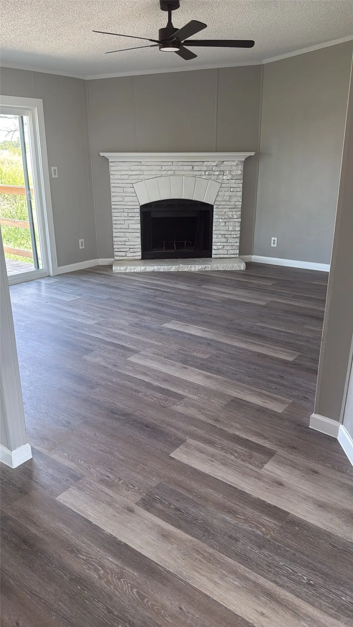 Mobile Home For Sale in Parker County , 134 Browning Court, Springtown, Texas 76082, 4 Bedroom, 2 Bathroom, Garage spaces, 2,128 Sqft, built in 2002, Price $250,000, mls#21275350, Real Estate Agent in Springtown, Homes For Sale in Parker county, Homes For Sale in Springtown, Realtor in Springtown Texas, Real Estate Brokerage Independent Realty Texas, Luminita Cordes Realtor
