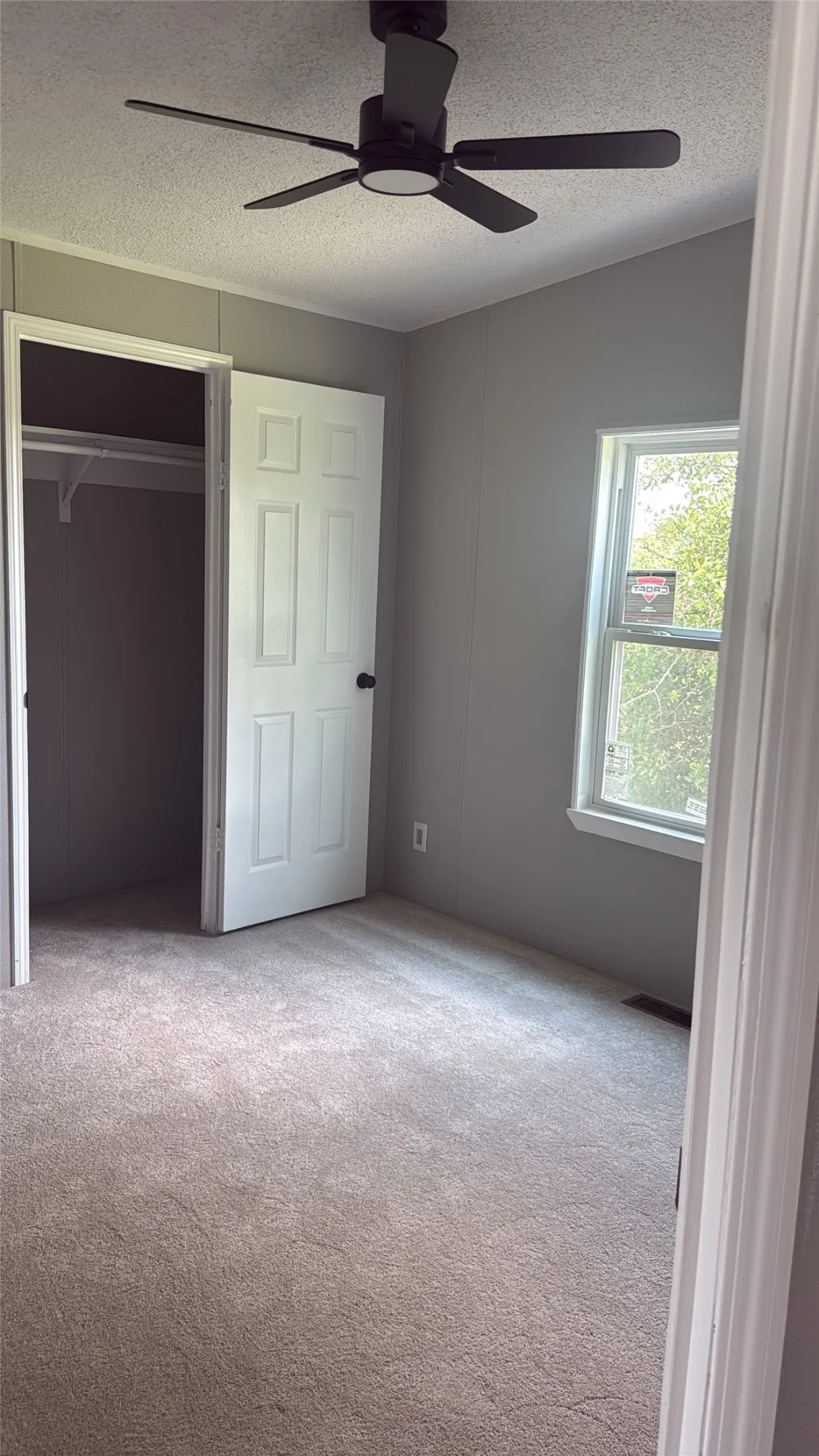 Mobile Home For Sale in Parker County , 134 Browning Court, Springtown, Texas 76082, 4 Bedroom, 2 Bathroom, Garage spaces, 2,128 Sqft, built in 2002, Price $250,000, mls#21275350, Real Estate Agent in Springtown, Homes For Sale in Parker county, Homes For Sale in Springtown, Realtor in Springtown Texas, Real Estate Brokerage Independent Realty Texas, Luminita Cordes Realtor
