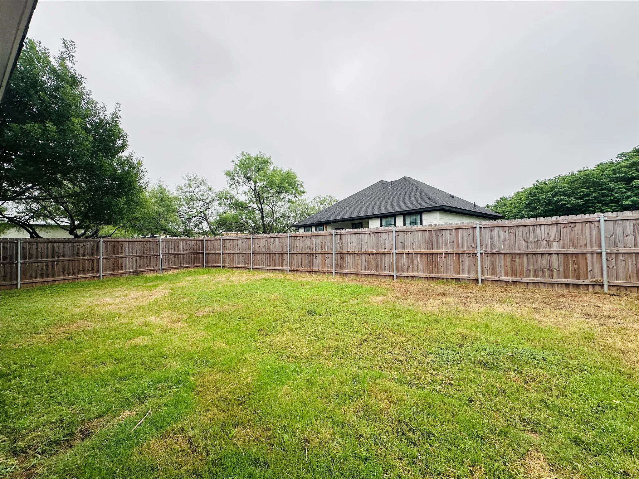 Single Family Residence For Sale in Hood County , 2415 San Gabriel Drive, Granbury, Texas 76048, 3 Bedroom, 2 Bathroom, Garage spaces, 1,596 Sqft, built in 2021, mls#21277822, Real Estate Agent in Granbury, Homes For Sale in Hood county, Homes For Sale in Granbury, Realtor in Granbury Texas, Real Estate Brokerage Independent Realty Texas, Luminita Cordes Realtor