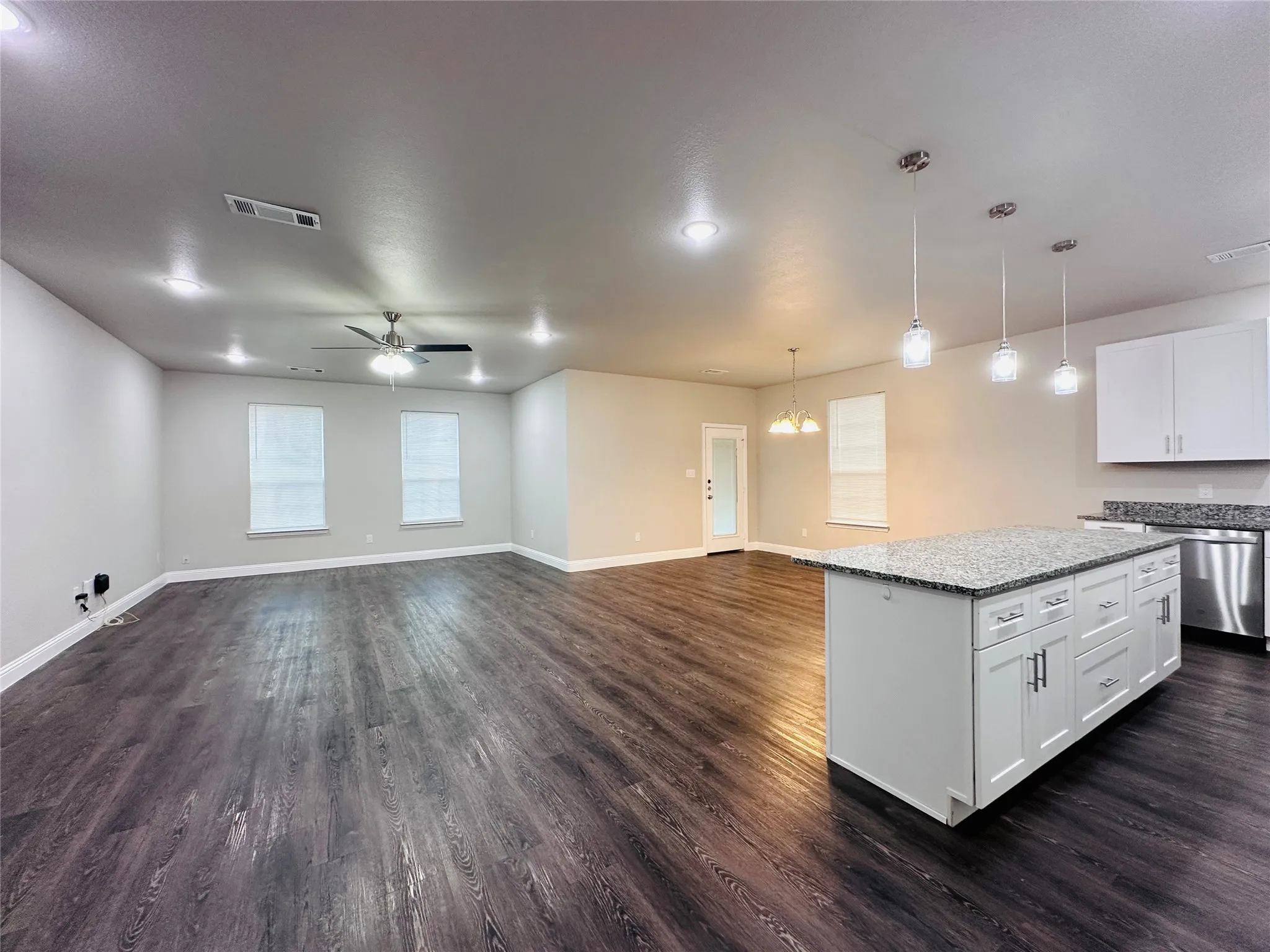 Single Family Residence For Sale in Hood County , 2415 San Gabriel Drive, Granbury, Texas 76048, 3 Bedroom, 2 Bathroom, Garage spaces, 1,596 Sqft, built in 2021, mls#21277822, Real Estate Agent in Granbury, Homes For Sale in Hood county, Homes For Sale in Granbury, Realtor in Granbury Texas, Real Estate Brokerage Independent Realty Texas, Luminita Cordes Realtor