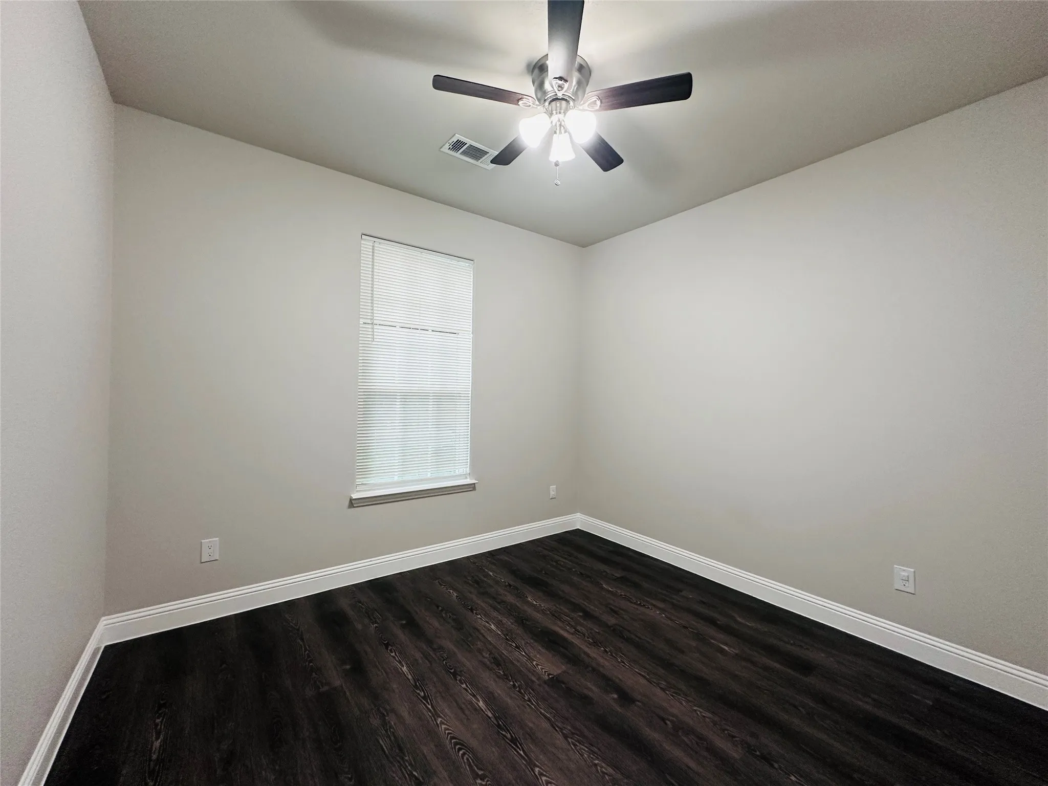 Single Family Residence For Sale in Hood County , 2415 San Gabriel Drive, Granbury, Texas 76048, 3 Bedroom, 2 Bathroom, Garage spaces, 1,596 Sqft, built in 2021, mls#21277822, Real Estate Agent in Granbury, Homes For Sale in Hood county, Homes For Sale in Granbury, Realtor in Granbury Texas, Real Estate Brokerage Independent Realty Texas, Luminita Cordes Realtor