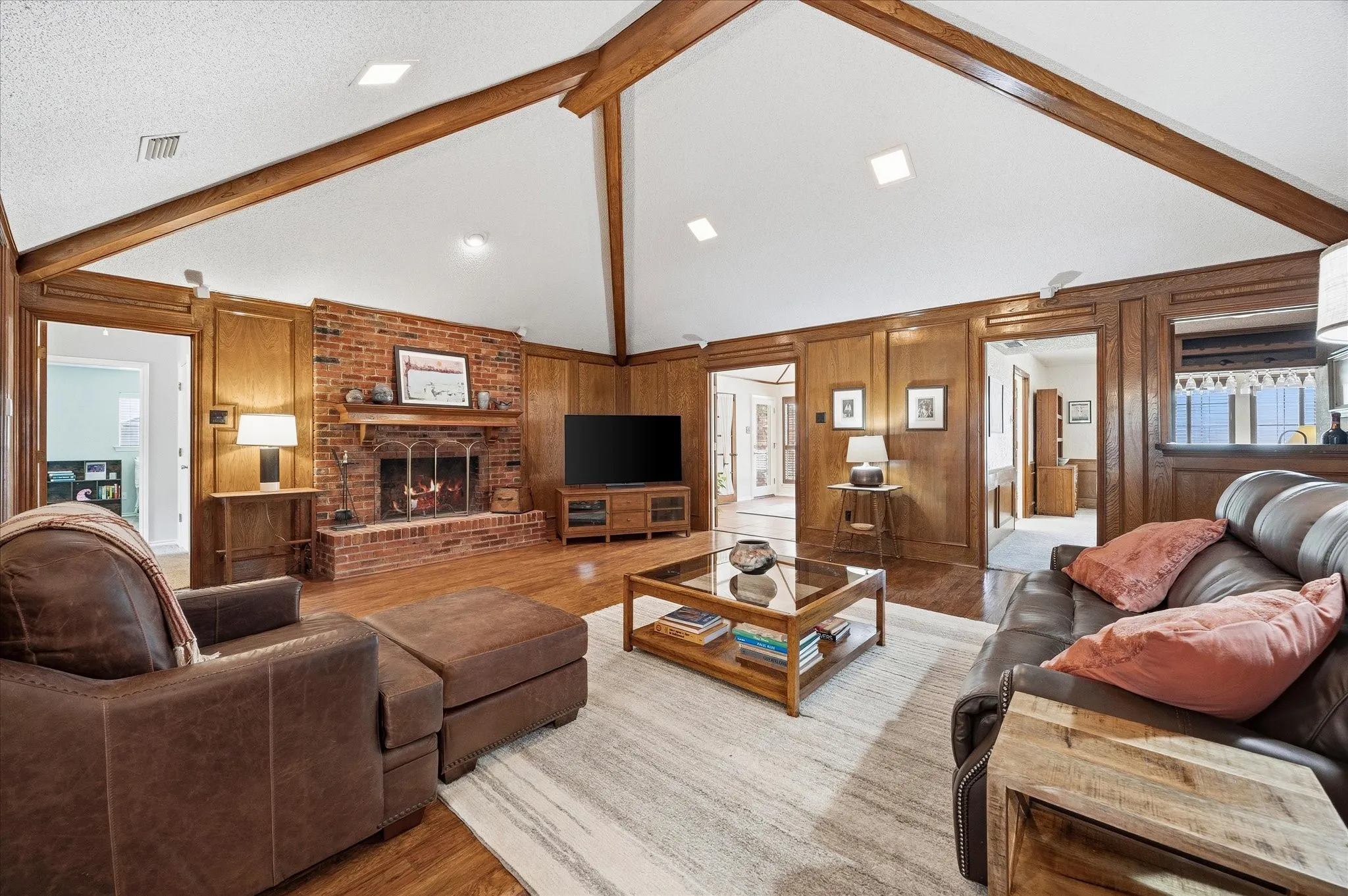 Who wouldn't love this family room?!