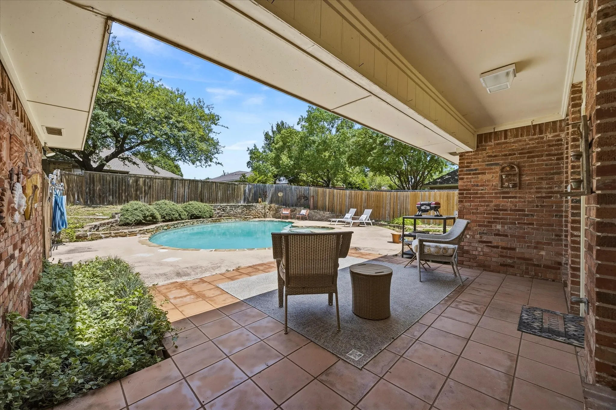 Host your pool party here!