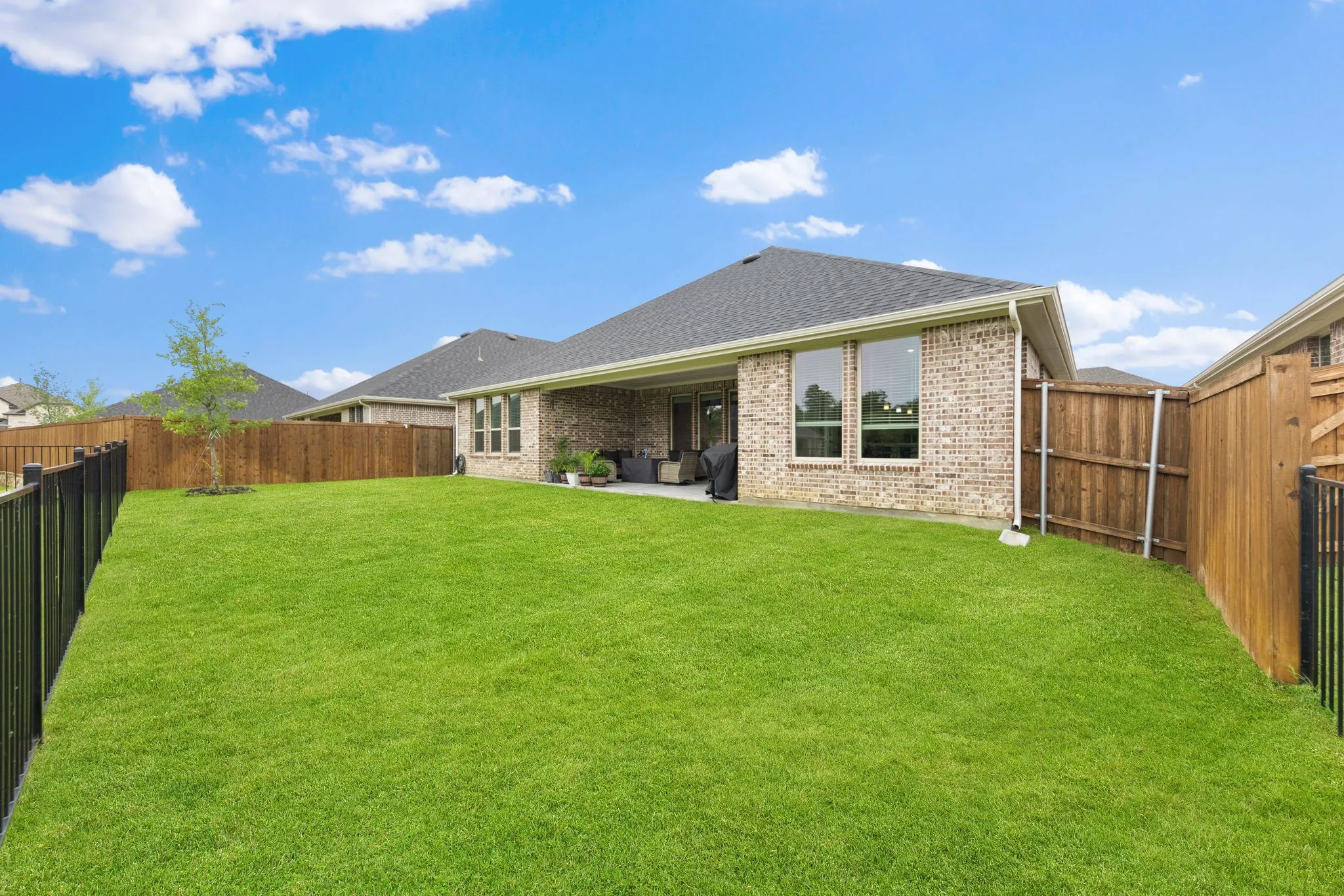 Single Family Residence For Sale in Denton County , 2233 Corbera Drive, Little Elm, Texas 75068, 3 Bedroom, 3 Bathroom, 3 Garage spaces, 2,322 Sqft, built in 2025, mls#21276926, Real Estate Agent in Little Elm, Homes For Sale in Denton county, Homes For Sale in Little Elm, Realtor in Little Elm Texas, Real Estate Brokerage Independent Realty Texas, Luminita Cordes Realtor