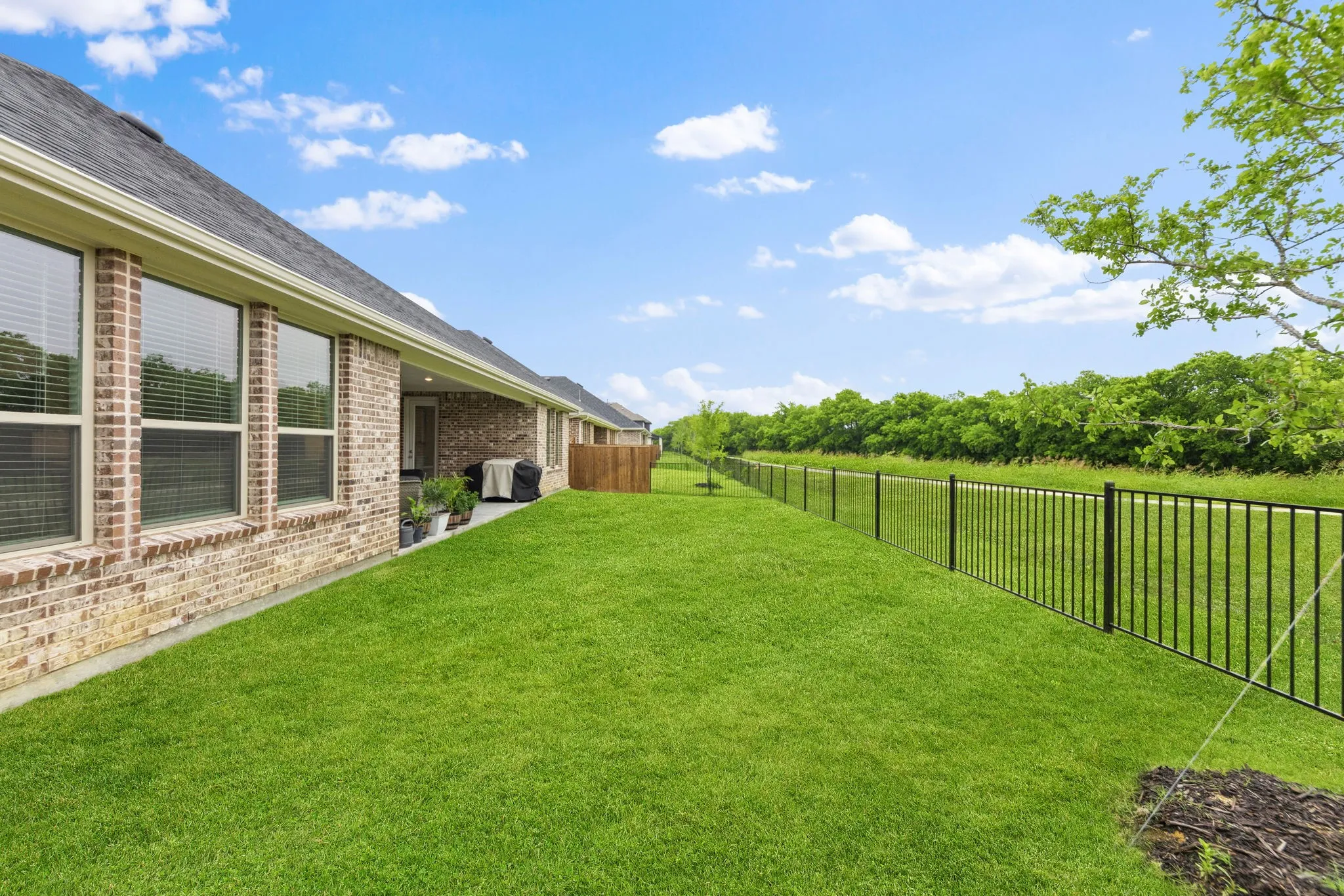 Single Family Residence For Sale in Denton County , 2233 Corbera Drive, Little Elm, Texas 75068, 3 Bedroom, 3 Bathroom, 3 Garage spaces, 2,322 Sqft, built in 2025, mls#21276926, Real Estate Agent in Little Elm, Homes For Sale in Denton county, Homes For Sale in Little Elm, Realtor in Little Elm Texas, Real Estate Brokerage Independent Realty Texas, Luminita Cordes Realtor