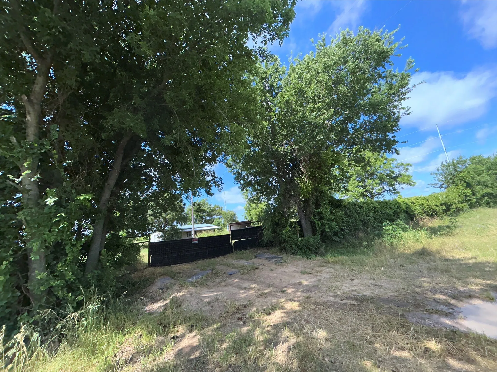 Mobile Home For Sale in Comanche County , 13070 Highway 36, Comanche, Texas 76442, 3 Bedrooms, 2 Bathrooms, Garage spaces, 1,176 Sqft, built in 1998, Price $110,000, mls#21279106, Real Estate Agent in Comanche, Homes For Sale in Comanche county, Homes For Sale in Comanche, Realtor in Comanche Texas, Real Estate Brokerage Independent Realty Texas, Luminita Cordes Realtor