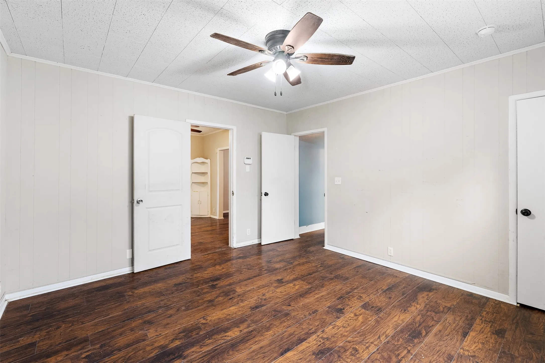 Single Family Residence For Sale in Navarro County , 103 Havner Street, Corsicana, Texas 75110, 2 Bedrooms, 1 Bathroom, Garage spaces, 936 Sqft, built in 1940, Price $129,500, mls#21278514, Real Estate Agent in Corsicana, Homes For Sale in Navarro county, Homes For Sale in Corsicana, Realtor in Corsicana Texas, Real Estate Brokerage Independent Realty Texas, Luminita Cordes Realtor