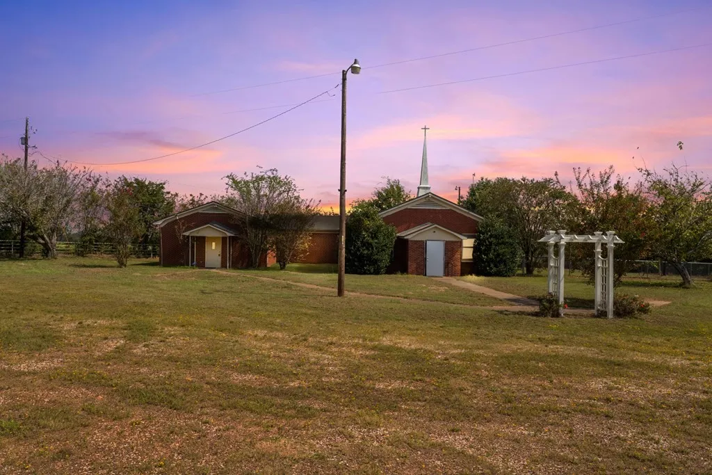 Industrial For Sale in Van Zandt County , 1525 Vz County Road 4512, Ben Wheeler, Texas 75754, 0, 0, Garage spaces, 0 Sqft, built in 1950, Price $229,000, mls#21279081, Real Estate Agent in Ben Wheeler, Homes For Sale in Van Zandt county, Homes For Sale in Ben Wheeler, Realtor in Ben Wheeler Texas, Real Estate Brokerage Independent Realty Texas, Luminita Cordes Realtor