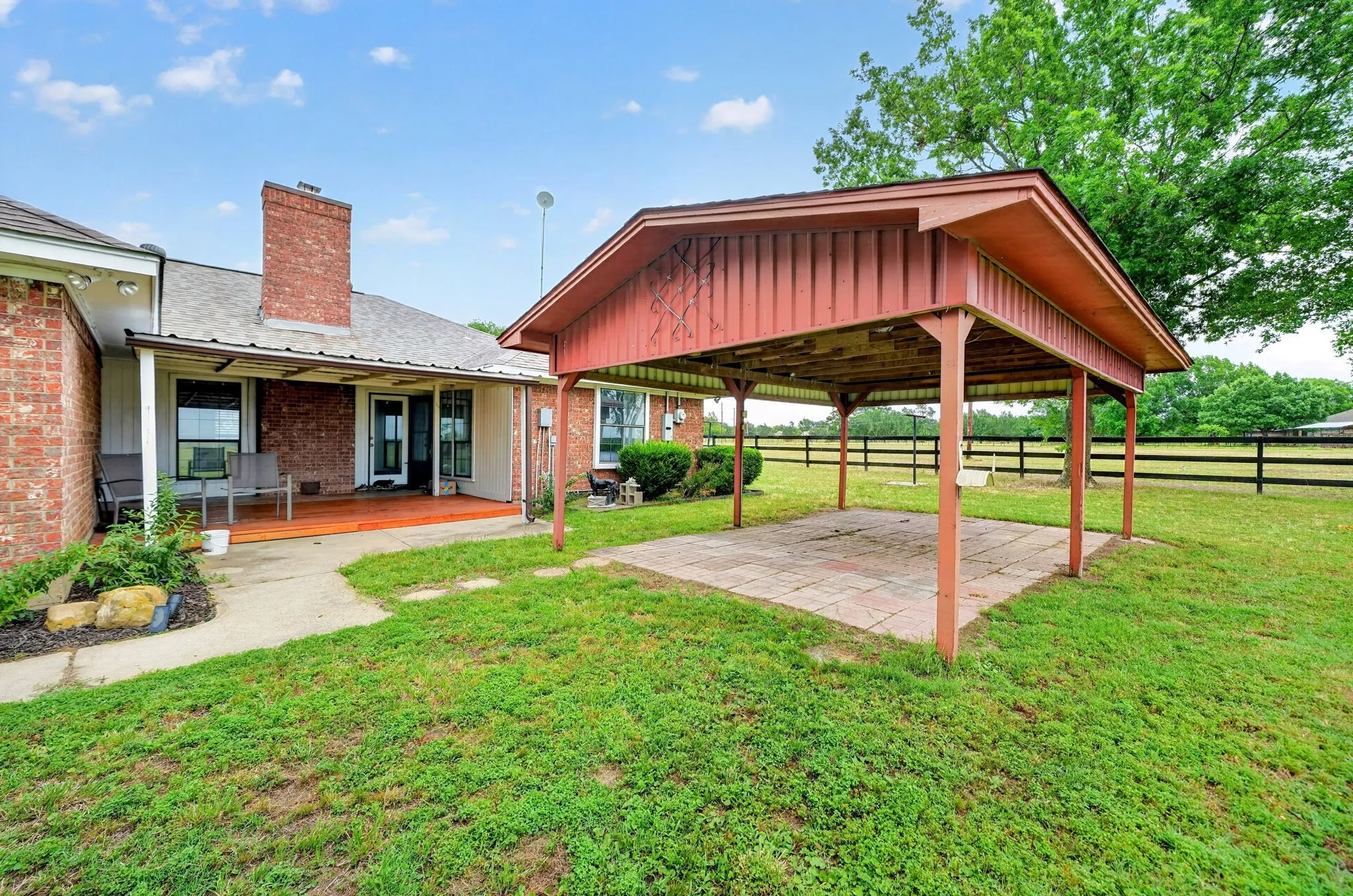 Single Family Residence For Sale in Van Zandt County , 1401 Vz County Road 3411, Wills Point, Texas 75169, 4 Bedroom, 3 Bathroom, 2 Garage spaces, 1,861 Sqft, built in 1984, mls#21274996, Real Estate Agent in Wills Point, Homes For Sale in Van Zandt county, Homes For Sale in Wills Point, Realtor in Wills Point Texas, Real Estate Brokerage Independent Realty Texas, Luminita Cordes Realtor