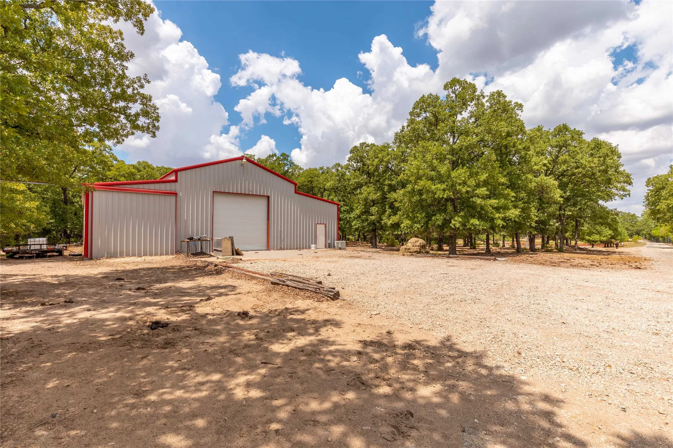 Single Family Residence For Sale in Hunt County , 2702 Hidden Trails Road, Royse City, Texas 75189, 3 Bedroom, 3 Bathroom, 3 Garage spaces, 5,162 Sqft, built in 2006, Price $1,399,000, mls#21274916, Real Estate Agent in Royse City, Homes For Sale in Hunt county, Homes For Sale in Royse City, Realtor in Royse City Texas, Real Estate Brokerage Independent Realty Texas, Luminita Cordes Realtor
