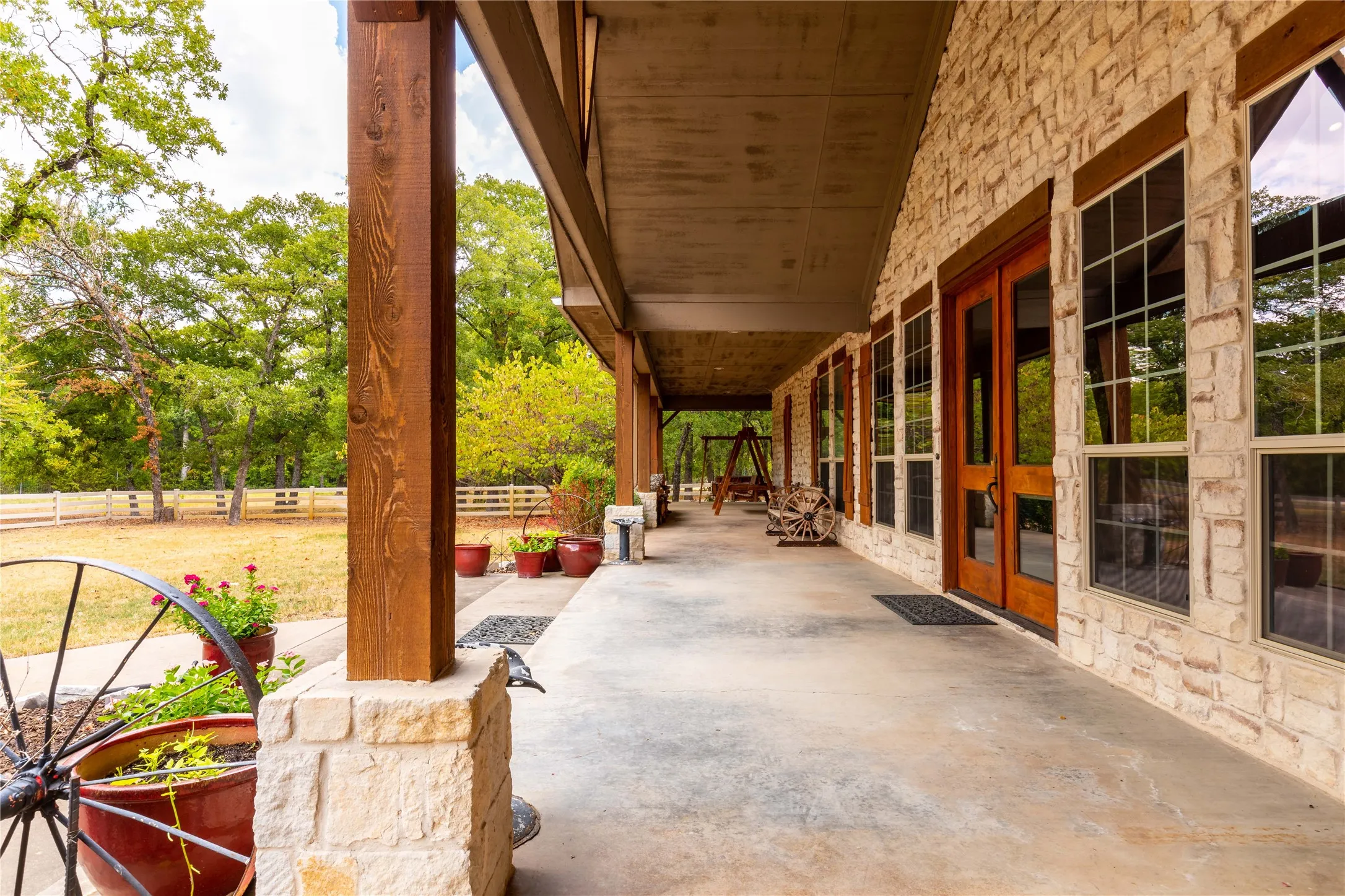 Single Family Residence For Sale in Hunt County , 2702 Hidden Trails Road, Royse City, Texas 75189, 3 Bedroom, 3 Bathroom, 3 Garage spaces, 5,162 Sqft, built in 2006, Price $1,399,000, mls#21274916, Real Estate Agent in Royse City, Homes For Sale in Hunt county, Homes For Sale in Royse City, Realtor in Royse City Texas, Real Estate Brokerage Independent Realty Texas, Luminita Cordes Realtor