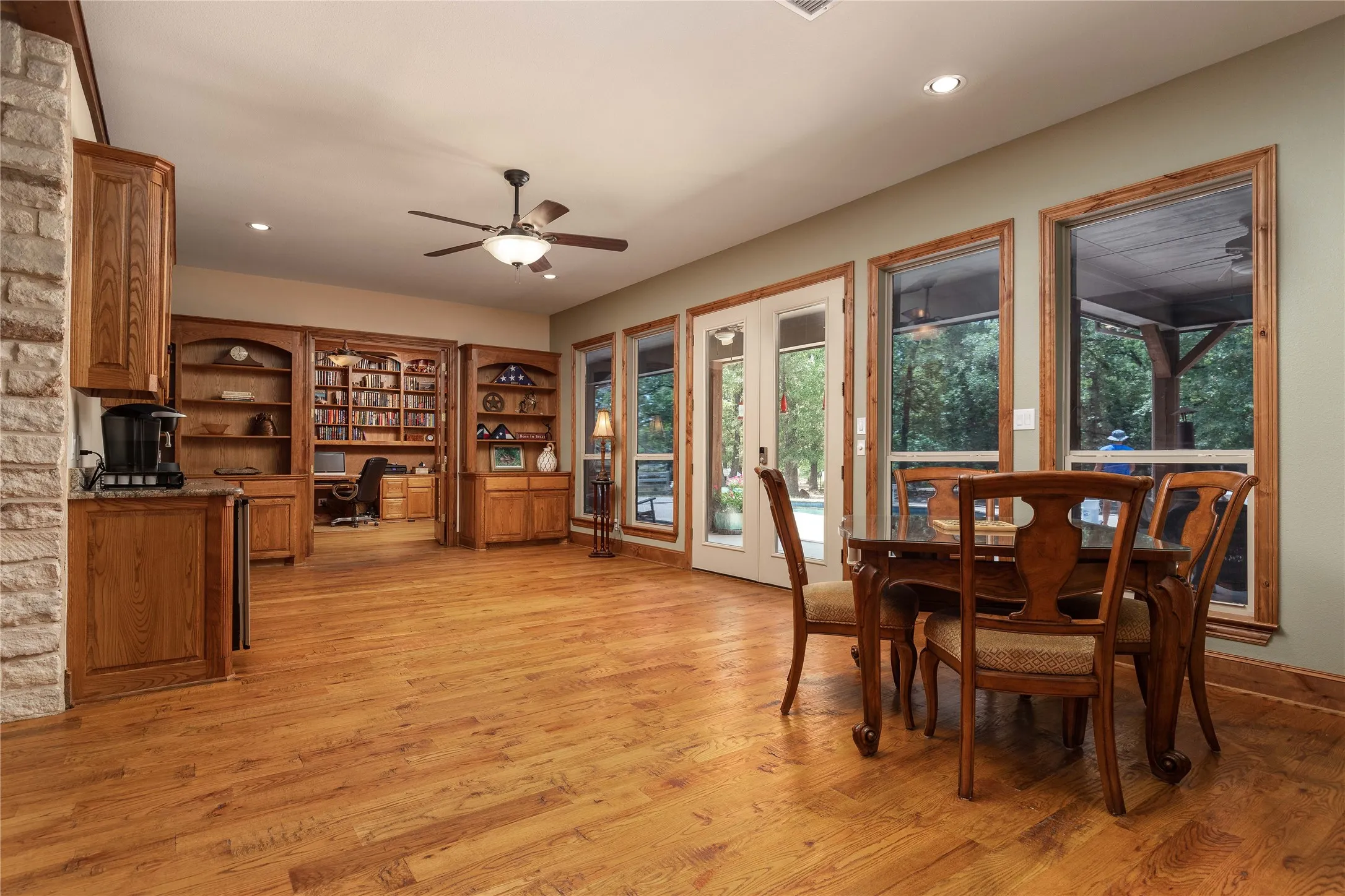 Single Family Residence For Sale in Hunt County , 2702 Hidden Trails Road, Royse City, Texas 75189, 3 Bedroom, 3 Bathroom, 3 Garage spaces, 5,162 Sqft, built in 2006, Price $1,399,000, mls#21274916, Real Estate Agent in Royse City, Homes For Sale in Hunt county, Homes For Sale in Royse City, Realtor in Royse City Texas, Real Estate Brokerage Independent Realty Texas, Luminita Cordes Realtor