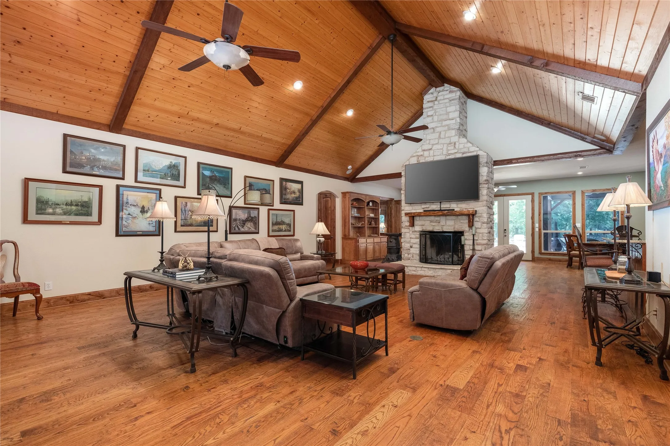 Single Family Residence For Sale in Hunt County , 2702 Hidden Trails Road, Royse City, Texas 75189, 3 Bedroom, 3 Bathroom, 3 Garage spaces, 5,162 Sqft, built in 2006, Price $1,399,000, mls#21274916, Real Estate Agent in Royse City, Homes For Sale in Hunt county, Homes For Sale in Royse City, Realtor in Royse City Texas, Real Estate Brokerage Independent Realty Texas, Luminita Cordes Realtor
