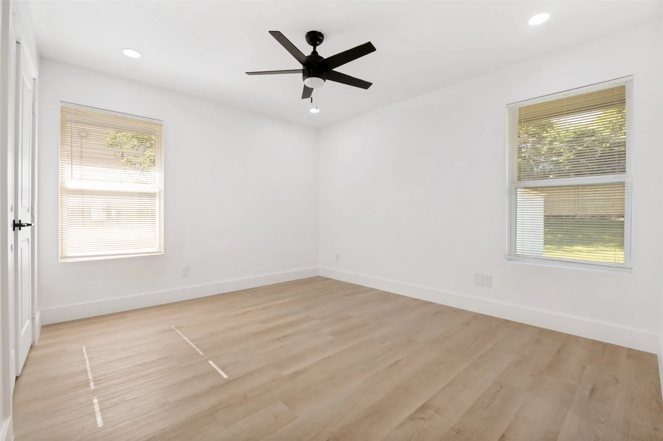 Single Family Residence For Sale in Dallas County , 2406 Magna Vista Drive, Dallas, Texas 75216, 3 Bedrooms, 3 Bathrooms, 2 Garage spaces, 1,325 Sqft, built in 1958, Price $287,500, mls#21279149, Real Estate Agent in Dallas, Homes For Sale in Dallas county, Homes For Sale in Dallas, Realtor in Dallas Texas, Real Estate Brokerage Independent Realty Texas, Luminita Cordes Realtor