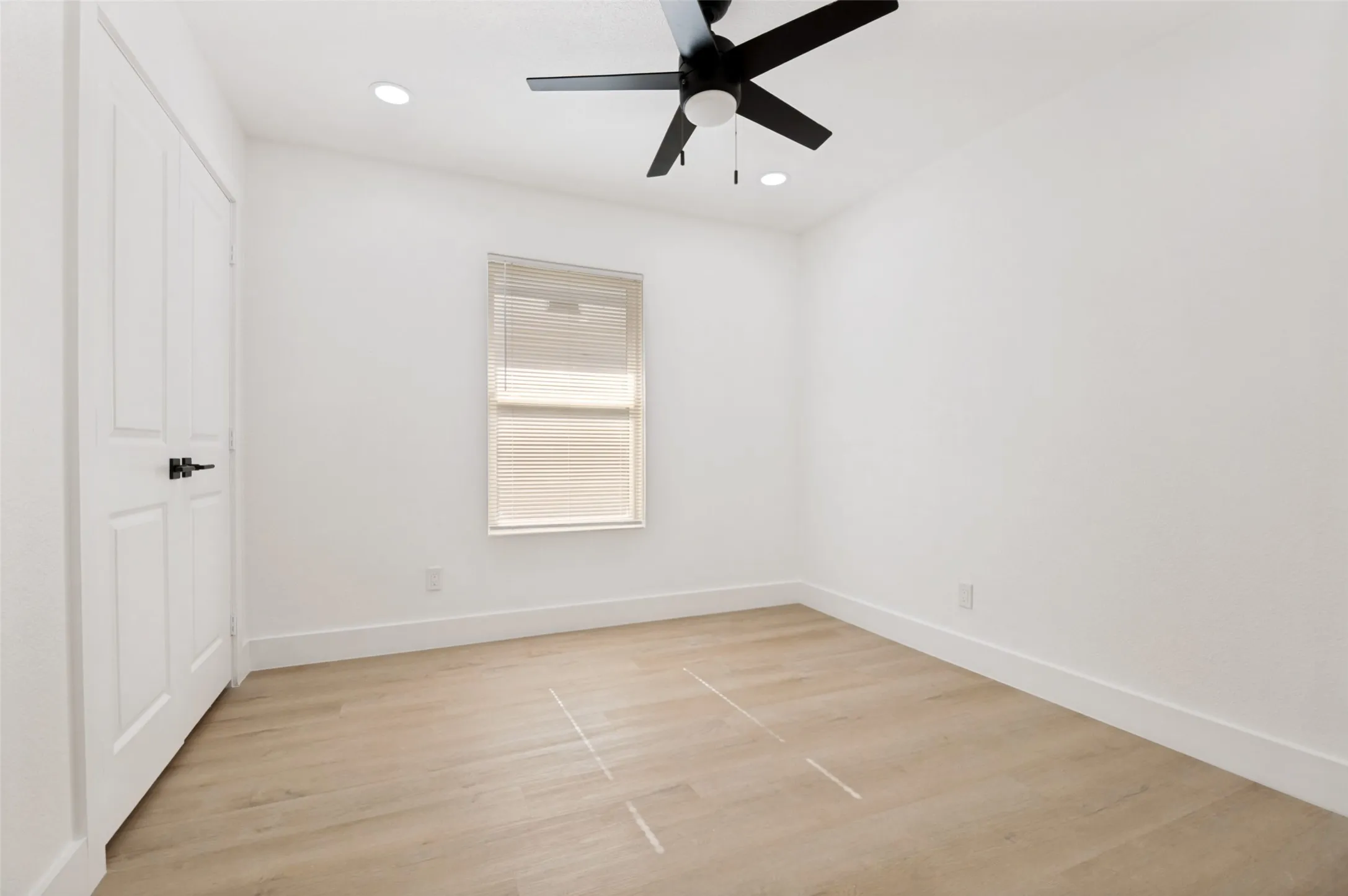 Single Family Residence For Sale in Dallas County , 2406 Magna Vista Drive, Dallas, Texas 75216, 3 Bedrooms, 3 Bathrooms, 2 Garage spaces, 1,325 Sqft, built in 1958, Price $287,500, mls#21279149, Real Estate Agent in Dallas, Homes For Sale in Dallas county, Homes For Sale in Dallas, Realtor in Dallas Texas, Real Estate Brokerage Independent Realty Texas, Luminita Cordes Realtor