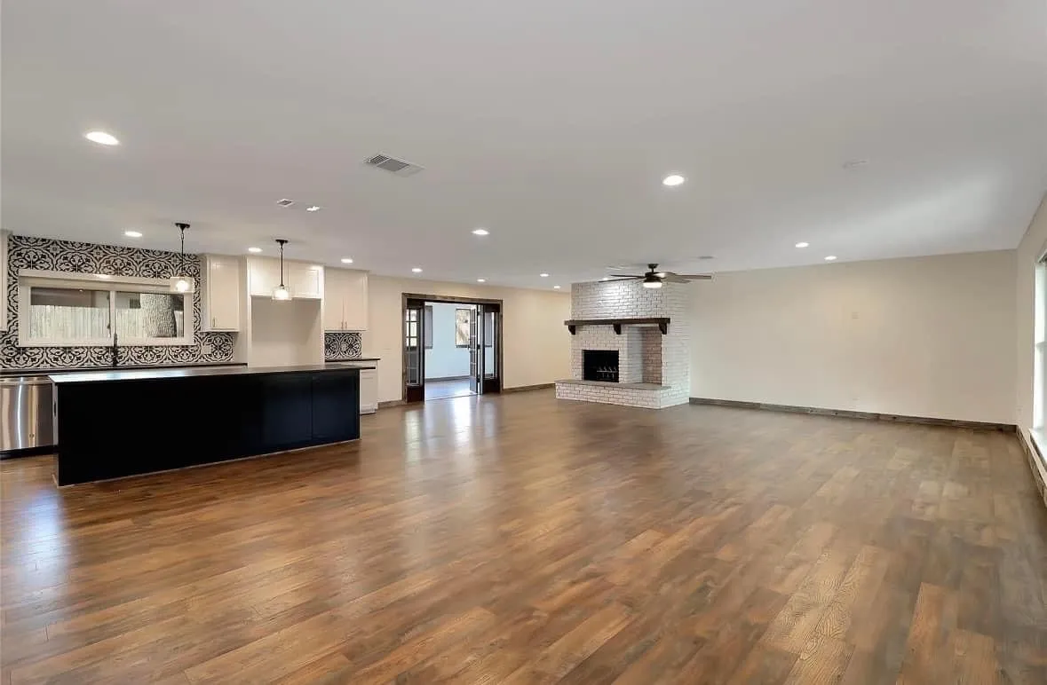 Single Family Residence For Rent in Palo Pinto County , 1201 NW 6th Avenue, Mineral Wells, Texas 76067, 4 Bedrooms, 3 Bathrooms, Garage spaces, 2,991 Sqft, built in 1961, Price $3,700, mls#21279151, Real Estate Agent in Mineral Wells, Homes For Rent in Palo Pinto county, Homes For Rent in Mineral Wells, Realtor in Mineral Wells Texas, Real Estate Brokerage Independent Realty Texas, Luminita Cordes Realtor