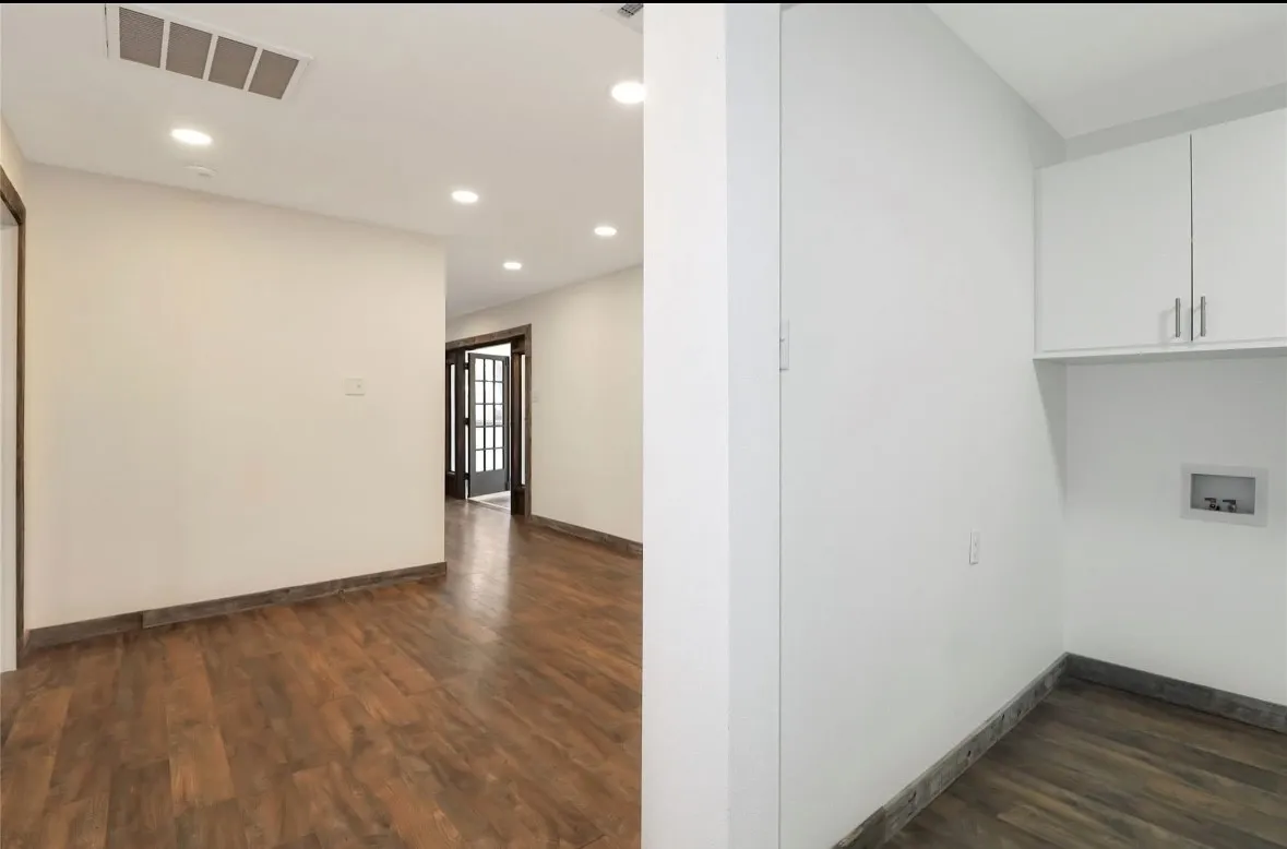Single Family Residence For Rent in Palo Pinto County , 1201 NW 6th Avenue, Mineral Wells, Texas 76067, 4 Bedrooms, 3 Bathrooms, Garage spaces, 2,991 Sqft, built in 1961, Price $3,700, mls#21279151, Real Estate Agent in Mineral Wells, Homes For Rent in Palo Pinto county, Homes For Rent in Mineral Wells, Realtor in Mineral Wells Texas, Real Estate Brokerage Independent Realty Texas, Luminita Cordes Realtor