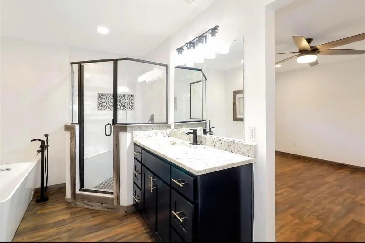 Single Family Residence For Rent in Palo Pinto County , 1201 NW 6th Avenue, Mineral Wells, Texas 76067, 4 Bedrooms, 3 Bathrooms, Garage spaces, 2,991 Sqft, built in 1961, Price $3,700, mls#21279151, Real Estate Agent in Mineral Wells, Homes For Rent in Palo Pinto county, Homes For Rent in Mineral Wells, Realtor in Mineral Wells Texas, Real Estate Brokerage Independent Realty Texas, Luminita Cordes Realtor
