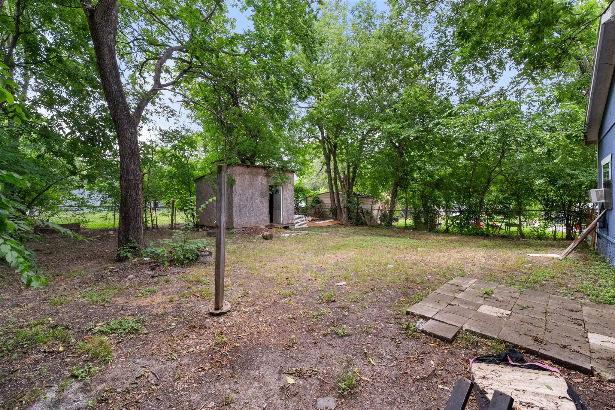 Single Family Residence For Sale in Navarro County , 2118 W 12th Avenue, Corsicana, Texas 75110, 2 Bedroom, 1 Bathroom, Garage spaces, 936 Sqft, built in 1991, mls#21277663, Real Estate Agent in Corsicana, Homes For Sale in Navarro county, Homes For Sale in Corsicana, Realtor in Corsicana Texas, Real Estate Brokerage Independent Realty Texas, Luminita Cordes Realtor