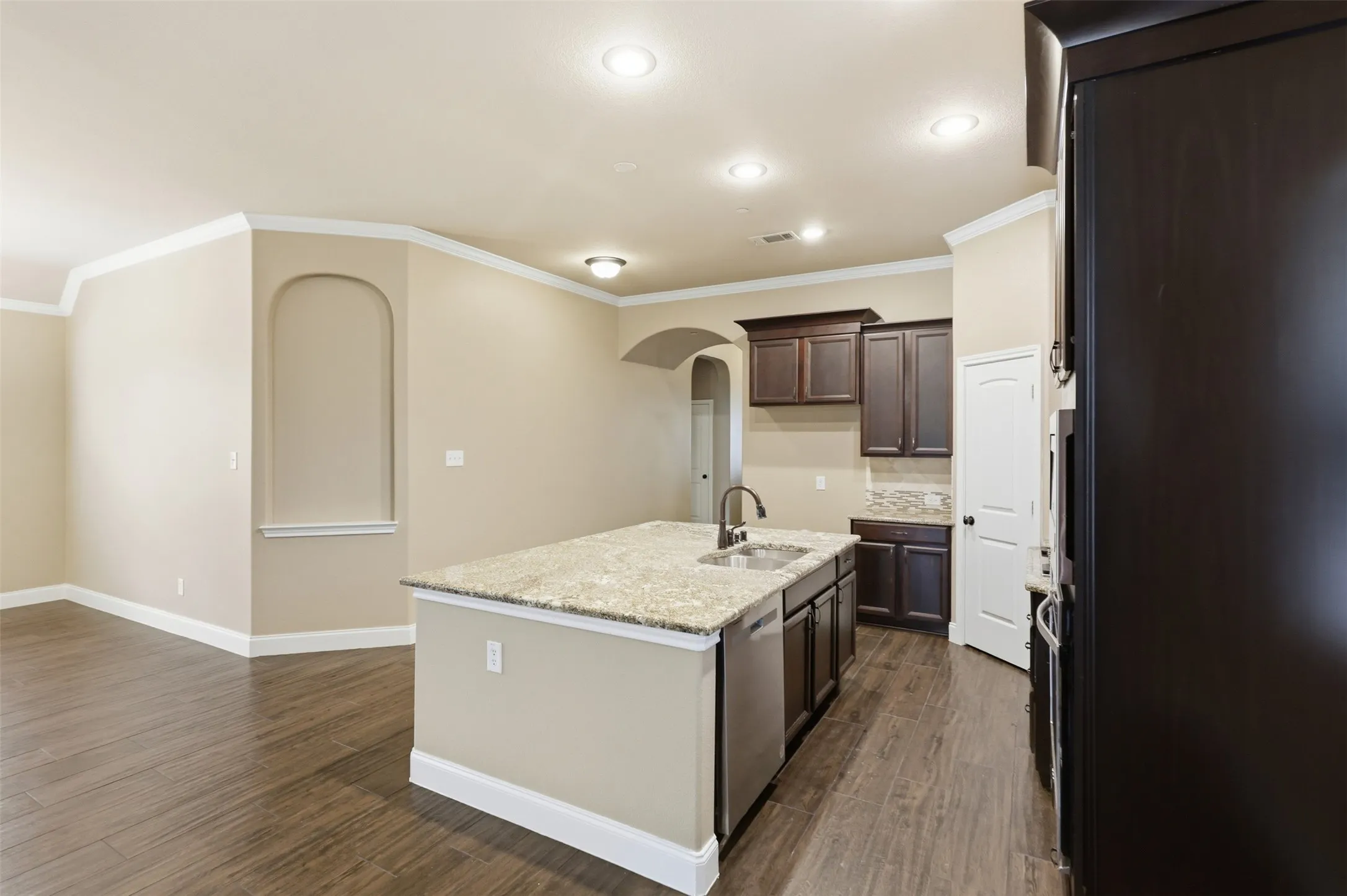 Single Family Residence For Sale in Collin County , 8601 Gracewood Drive, Mc Kinney, Texas 75070, 2 Bedroom, 2 Bathroom, 2 Garage spaces, 1,800 Sqft, built in 2012, mls#21274647, Real Estate Agent in Mc Kinney, Homes For Sale in Collin county, Homes For Sale in Mc Kinney, Realtor in Mc Kinney Texas, Real Estate Brokerage Independent Realty Texas, Luminita Cordes Realtor