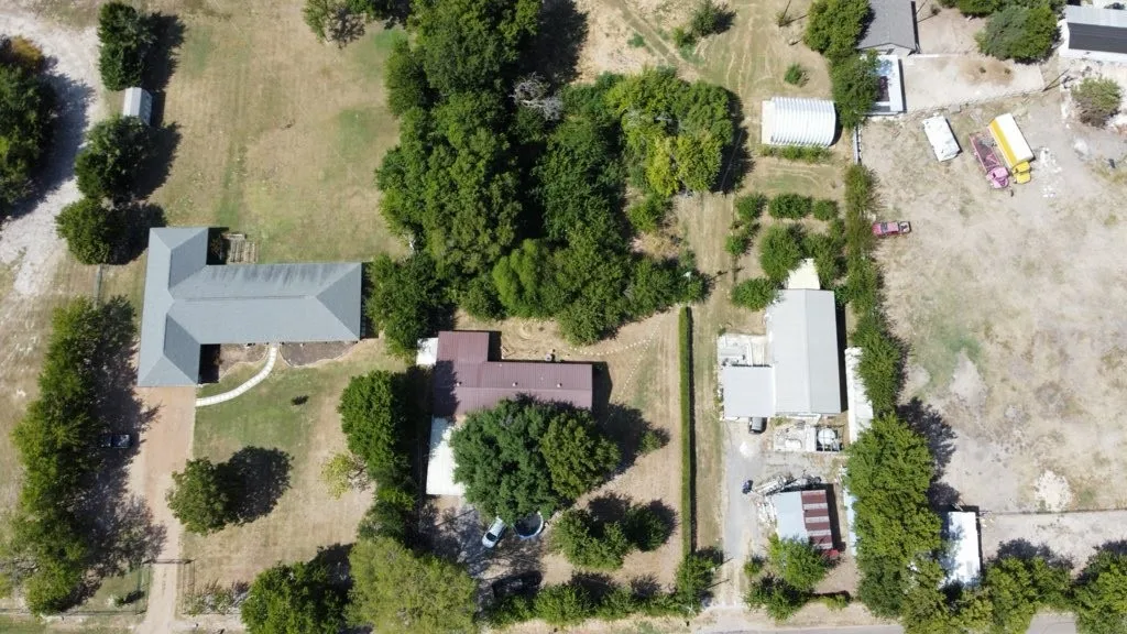 Farm For Sale in Hunt County , 3718 County Road 2628, Caddo Mills, Texas 75135, 7 Bedroom, 4 Bathroom, Garage spaces, 4,327 Sqft, built in 1976, mls#21254864, Real Estate Agent in Caddo Mills, Homes For Sale in Hunt county, Homes For Sale in Caddo Mills, Realtor in Caddo Mills Texas, Real Estate Brokerage Independent Realty Texas, Luminita Cordes Realtor