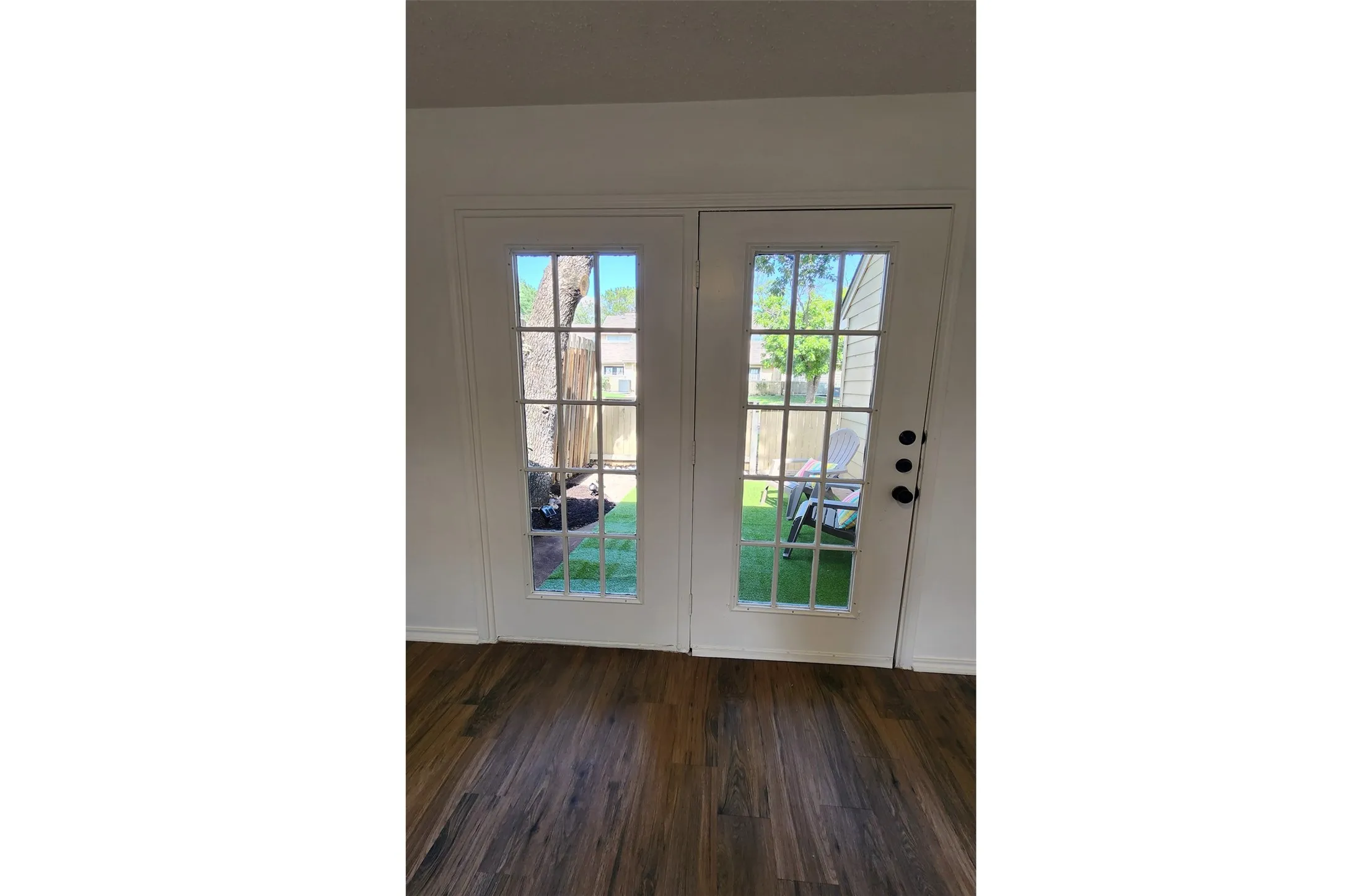 Townhouse For Sale in Dallas County , 714 Bel Aire Crest, Irving, Texas 75061, 2 Bedroom, 2 Bathroom, 1 Garage spaces, 1,064 Sqft, built in 1985, mls#21277695, Real Estate Agent in Irving, Homes For Sale in Dallas county, Homes For Sale in Irving, Realtor in Irving Texas, Real Estate Brokerage Independent Realty Texas, Luminita Cordes Realtor