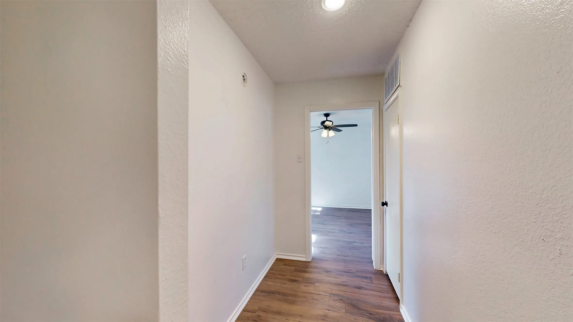 Townhouse For Sale in Dallas County , 714 Bel Aire Crest, Irving, Texas 75061, 2 Bedroom, 2 Bathroom, 1 Garage spaces, 1,064 Sqft, built in 1985, mls#21277695, Real Estate Agent in Irving, Homes For Sale in Dallas county, Homes For Sale in Irving, Realtor in Irving Texas, Real Estate Brokerage Independent Realty Texas, Luminita Cordes Realtor