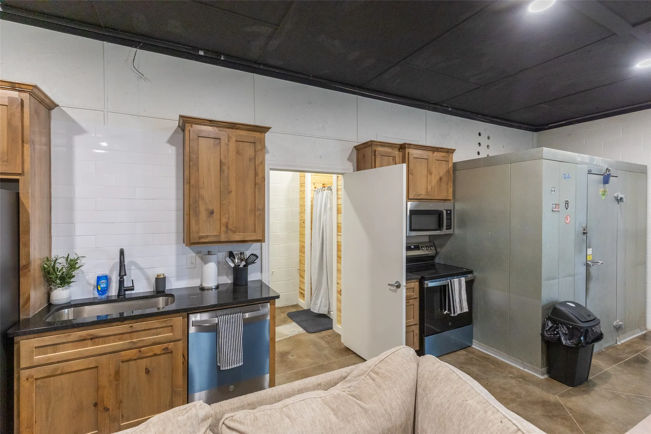 Single Family Residence For Sale in Taylor County , 381 N FM 707, Merkel, Texas 79536, 1 Bedroom, 1 Bathroom, 1 Garage spaces, 900 Sqft, built in 2008, Price $159,000, mls#21279172, Real Estate Agent in Merkel, Homes For Sale in Taylor county, Homes For Sale in Merkel, Realtor in Merkel Texas, Real Estate Brokerage Independent Realty Texas, Luminita Cordes Realtor