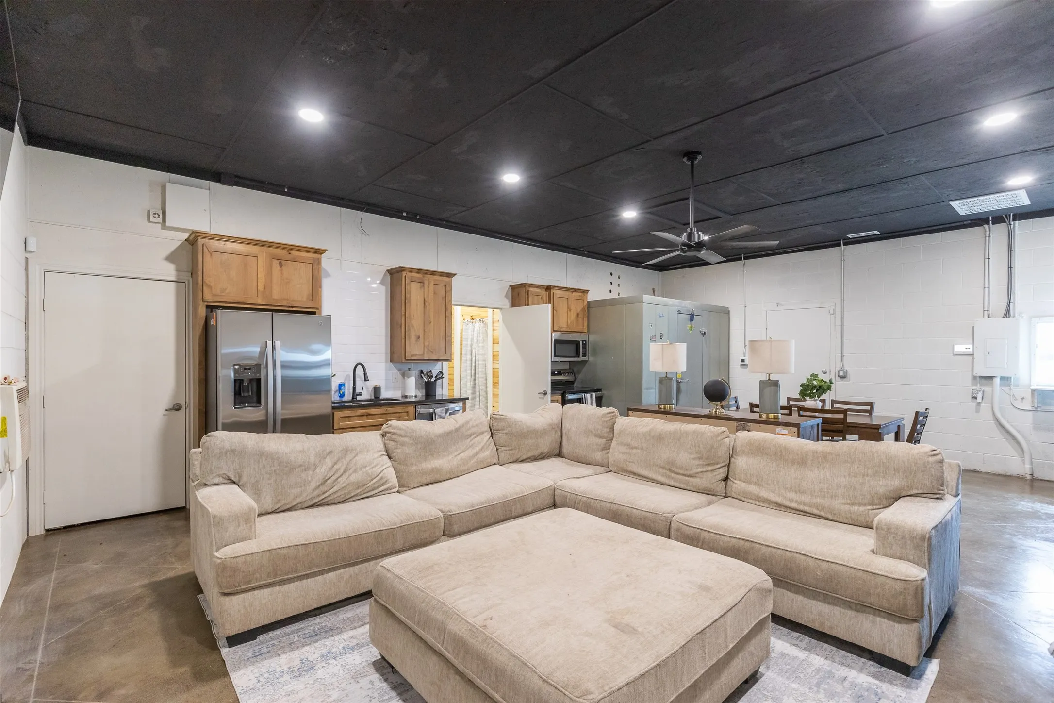 Single Family Residence For Sale in Taylor County , 381 N FM 707, Merkel, Texas 79536, 1 Bedroom, 1 Bathroom, 1 Garage spaces, 900 Sqft, built in 2008, Price $159,000, mls#21279172, Real Estate Agent in Merkel, Homes For Sale in Taylor county, Homes For Sale in Merkel, Realtor in Merkel Texas, Real Estate Brokerage Independent Realty Texas, Luminita Cordes Realtor