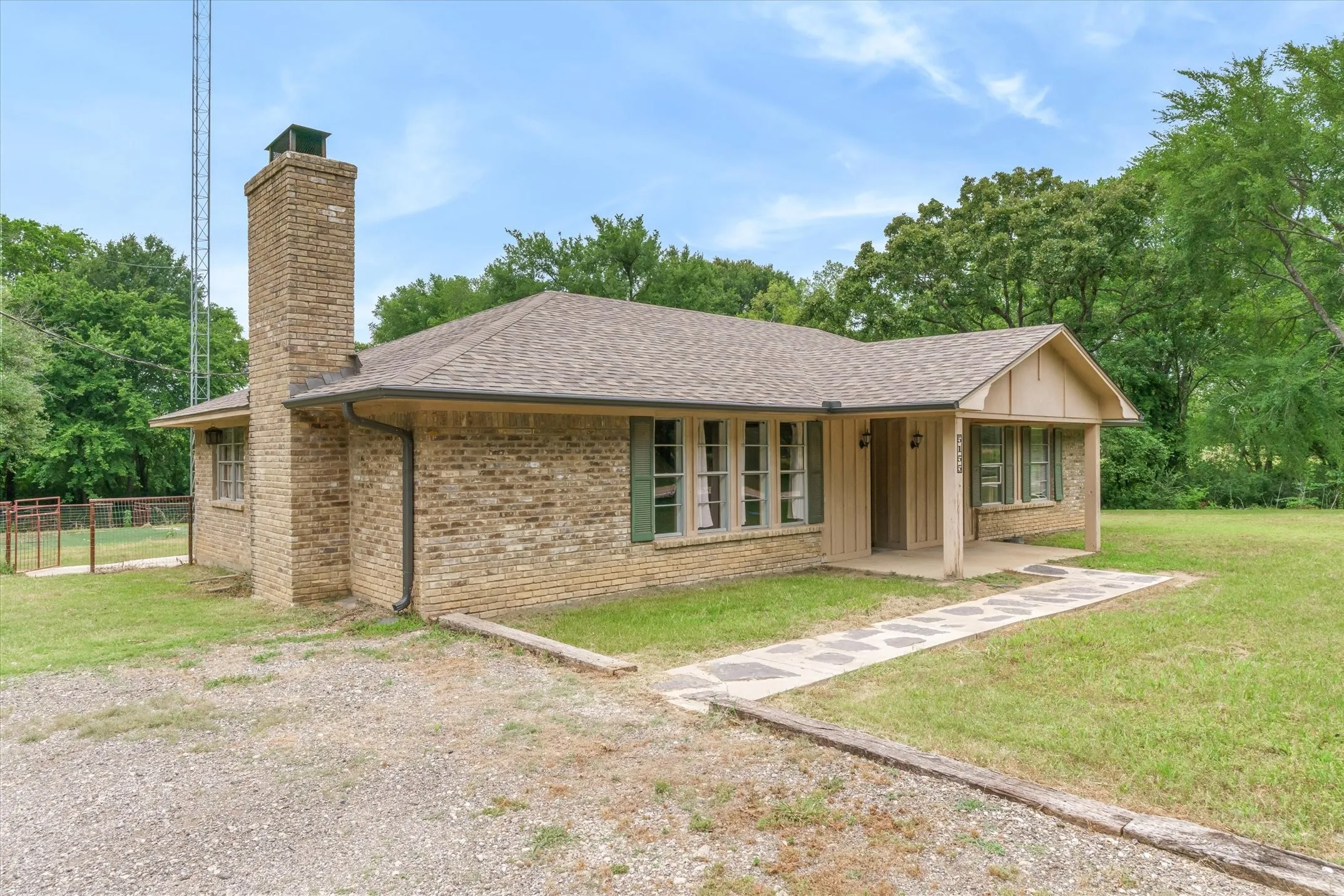 Single Family Residence For Sale in Van Zandt County , 5155 Fm 1504, Wills Point, Texas 75169, 3 Bedroom, 2 Bathroom, Garage spaces, 1,821 Sqft, built in 1965, mls#21276062, Real Estate Agent in Wills Point, Homes For Sale in Van Zandt county, Homes For Sale in Wills Point, Realtor in Wills Point Texas, Real Estate Brokerage Independent Realty Texas, Luminita Cordes Realtor