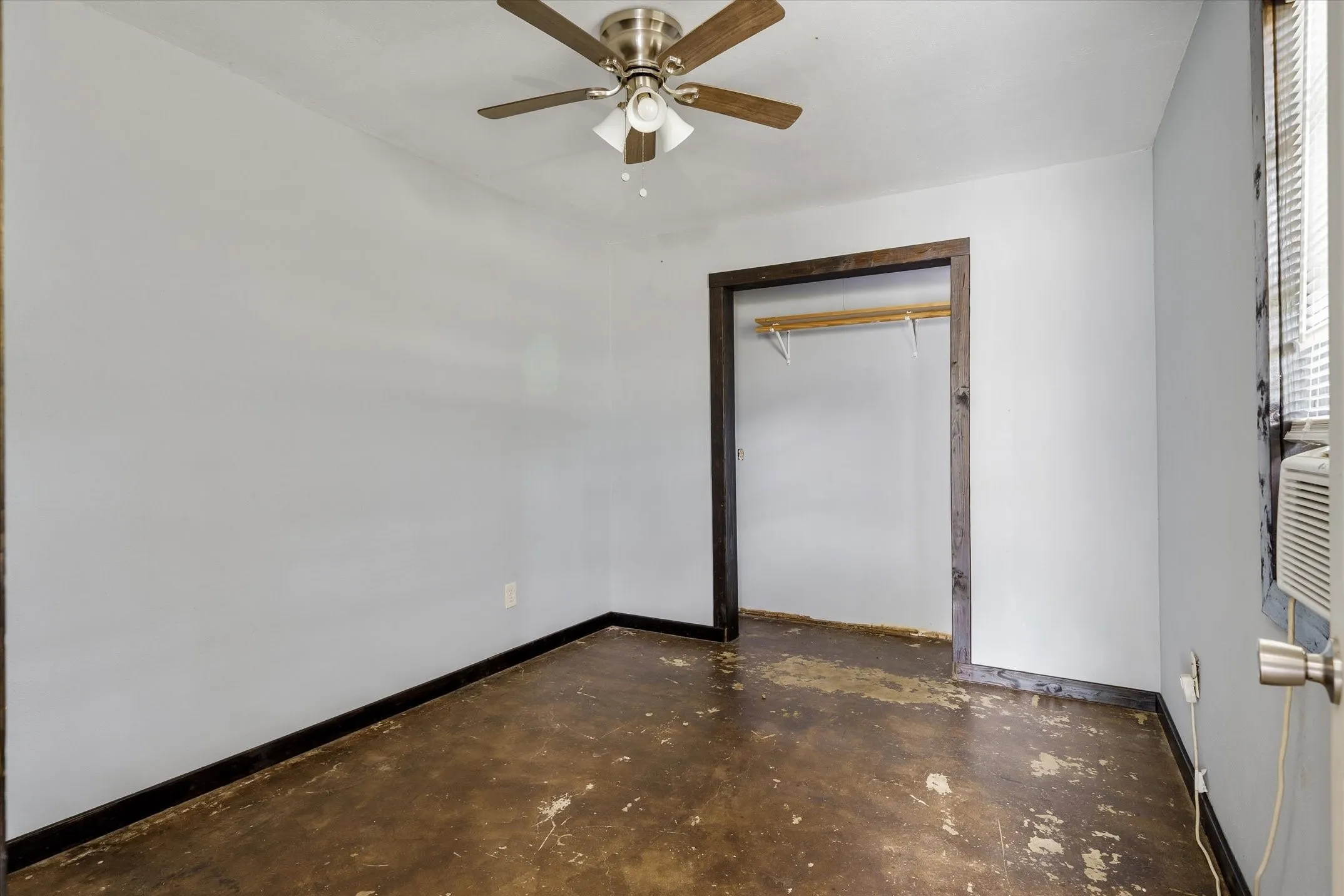 Single Family Residence For Sale in Van Zandt County , 5155 Fm 1504, Wills Point, Texas 75169, 3 Bedroom, 2 Bathroom, Garage spaces, 1,821 Sqft, built in 1965, mls#21276062, Real Estate Agent in Wills Point, Homes For Sale in Van Zandt county, Homes For Sale in Wills Point, Realtor in Wills Point Texas, Real Estate Brokerage Independent Realty Texas, Luminita Cordes Realtor