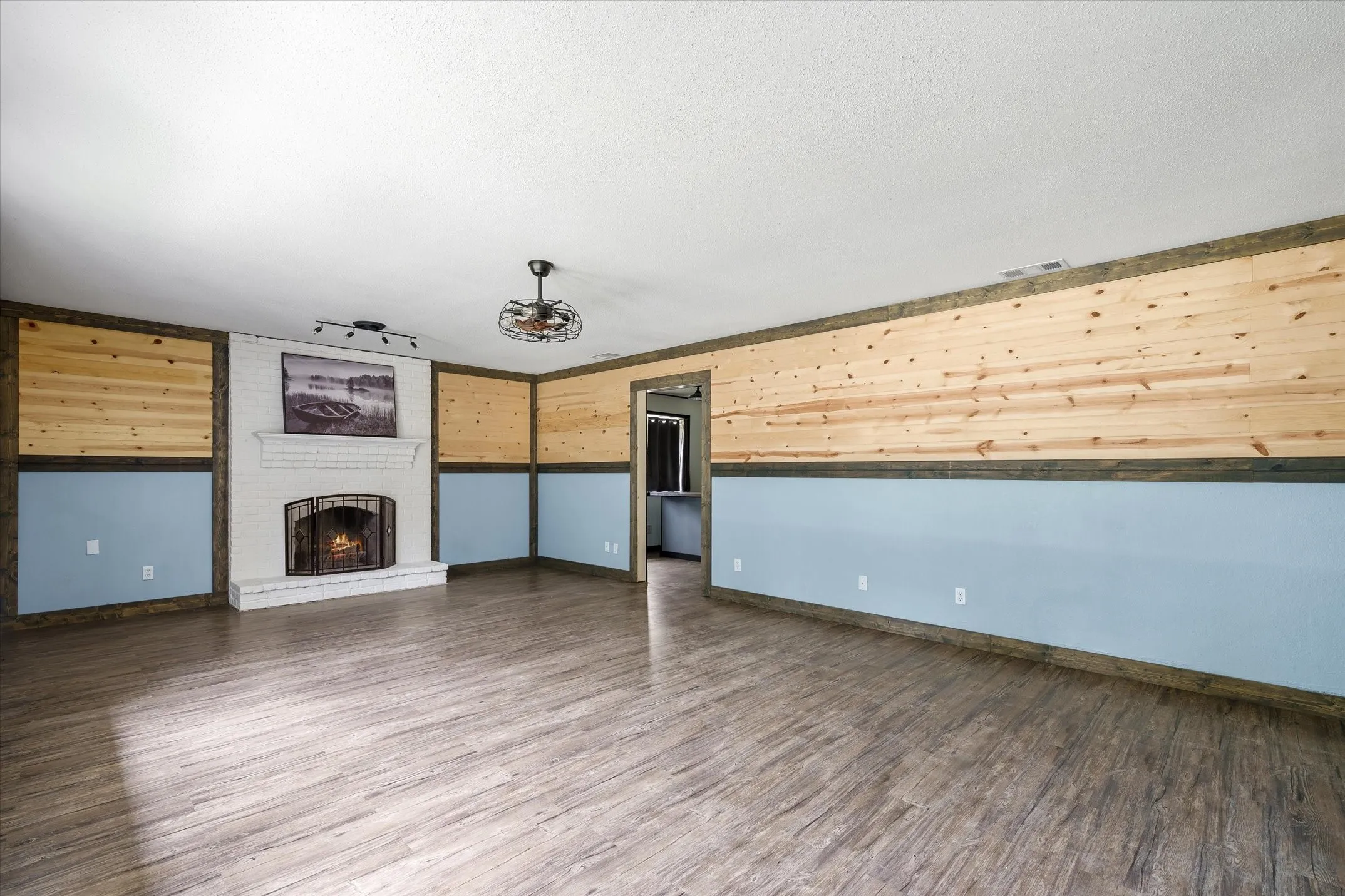 Single Family Residence For Sale in Van Zandt County , 5155 Fm 1504, Wills Point, Texas 75169, 3 Bedroom, 2 Bathroom, Garage spaces, 1,821 Sqft, built in 1965, mls#21276062, Real Estate Agent in Wills Point, Homes For Sale in Van Zandt county, Homes For Sale in Wills Point, Realtor in Wills Point Texas, Real Estate Brokerage Independent Realty Texas, Luminita Cordes Realtor