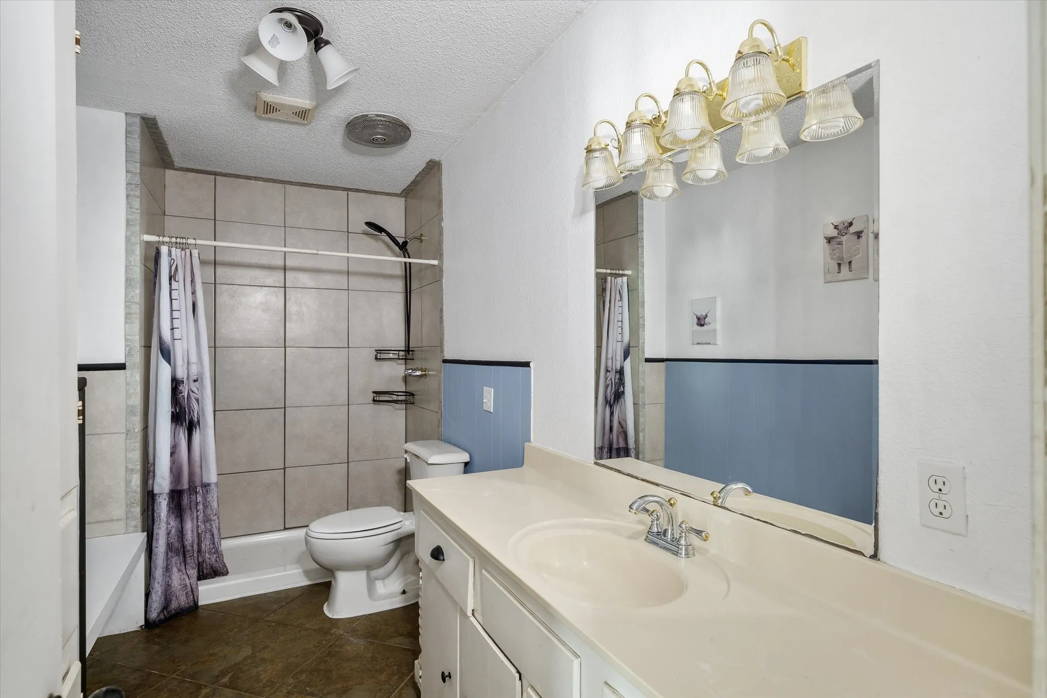 Single Family Residence For Sale in Van Zandt County , 5155 Fm 1504, Wills Point, Texas 75169, 3 Bedroom, 2 Bathroom, Garage spaces, 1,821 Sqft, built in 1965, mls#21276062, Real Estate Agent in Wills Point, Homes For Sale in Van Zandt county, Homes For Sale in Wills Point, Realtor in Wills Point Texas, Real Estate Brokerage Independent Realty Texas, Luminita Cordes Realtor