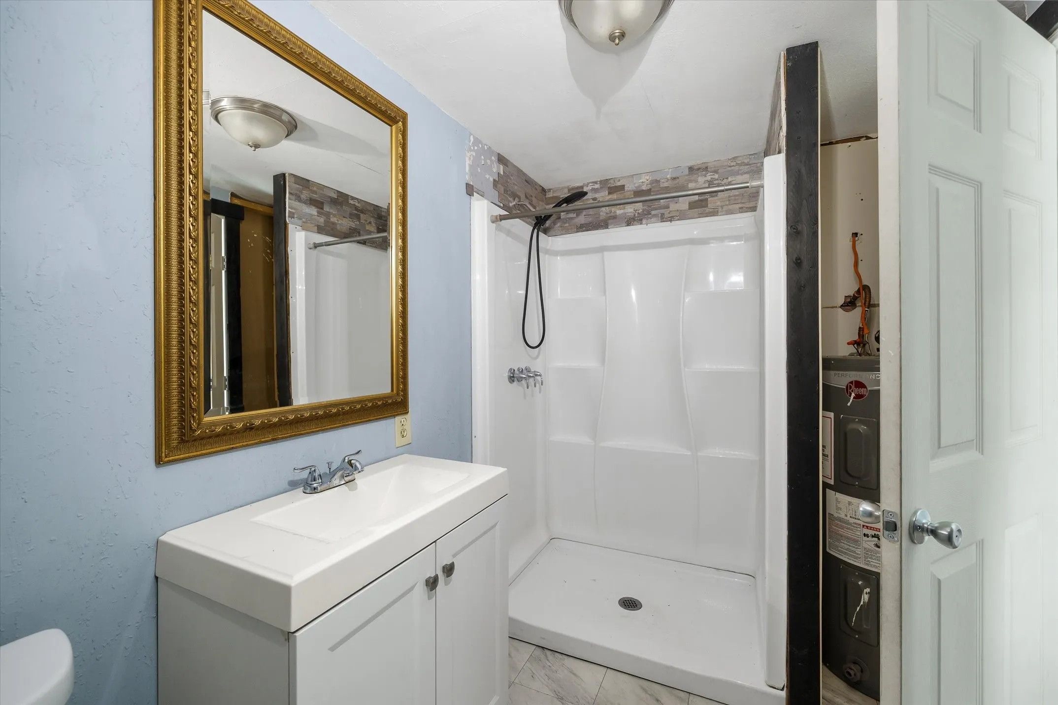 Single Family Residence For Sale in Van Zandt County , 5155 Fm 1504, Wills Point, Texas 75169, 3 Bedroom, 2 Bathroom, Garage spaces, 1,821 Sqft, built in 1965, mls#21276062, Real Estate Agent in Wills Point, Homes For Sale in Van Zandt county, Homes For Sale in Wills Point, Realtor in Wills Point Texas, Real Estate Brokerage Independent Realty Texas, Luminita Cordes Realtor