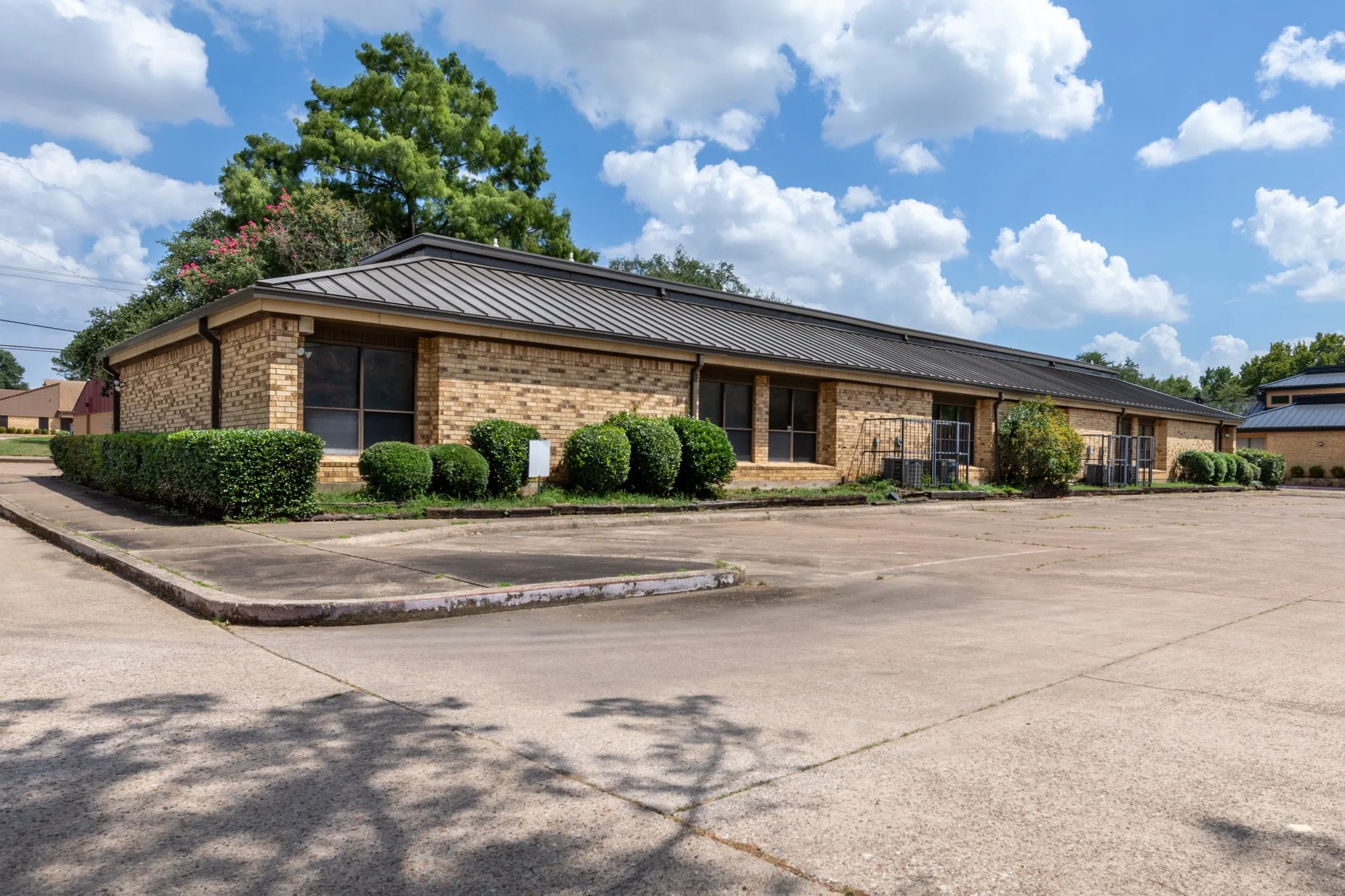 Office For Rent in Tarrant County , 736 N Fielder Road 760, Arlington, Texas 76012, 0, 0, Garage spaces, 0 Sqft, built in 1981, Price $1,500, mls#21279127, Real Estate Agent in Arlington, Homes For Rent in Tarrant county, Homes For Rent in Arlington, Realtor in Arlington Texas, Real Estate Brokerage Independent Realty Texas, Luminita Cordes Realtor