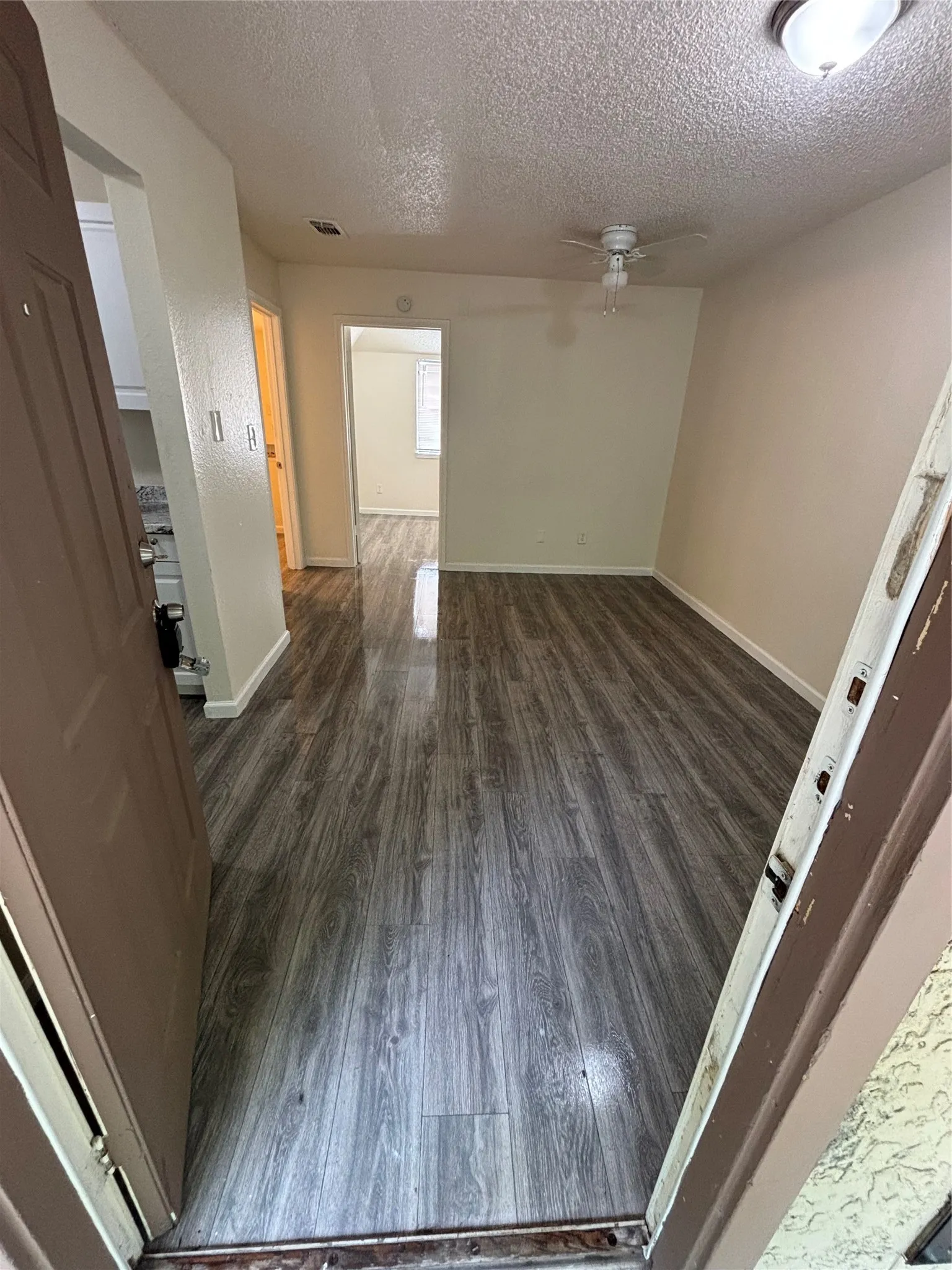 Apartment For Rent in Dallas County , 8127 Stonehurst Street 4, Dallas, Texas 75217, 1 Bedroom, 1 Bathroom, Garage spaces, 450 Sqft, built in 1987, Price $950, mls#21279185, Real Estate Agent in Dallas, Homes For Rent in Dallas county, Homes For Rent in Dallas, Realtor in Dallas Texas, Real Estate Brokerage Independent Realty Texas, Luminita Cordes Realtor