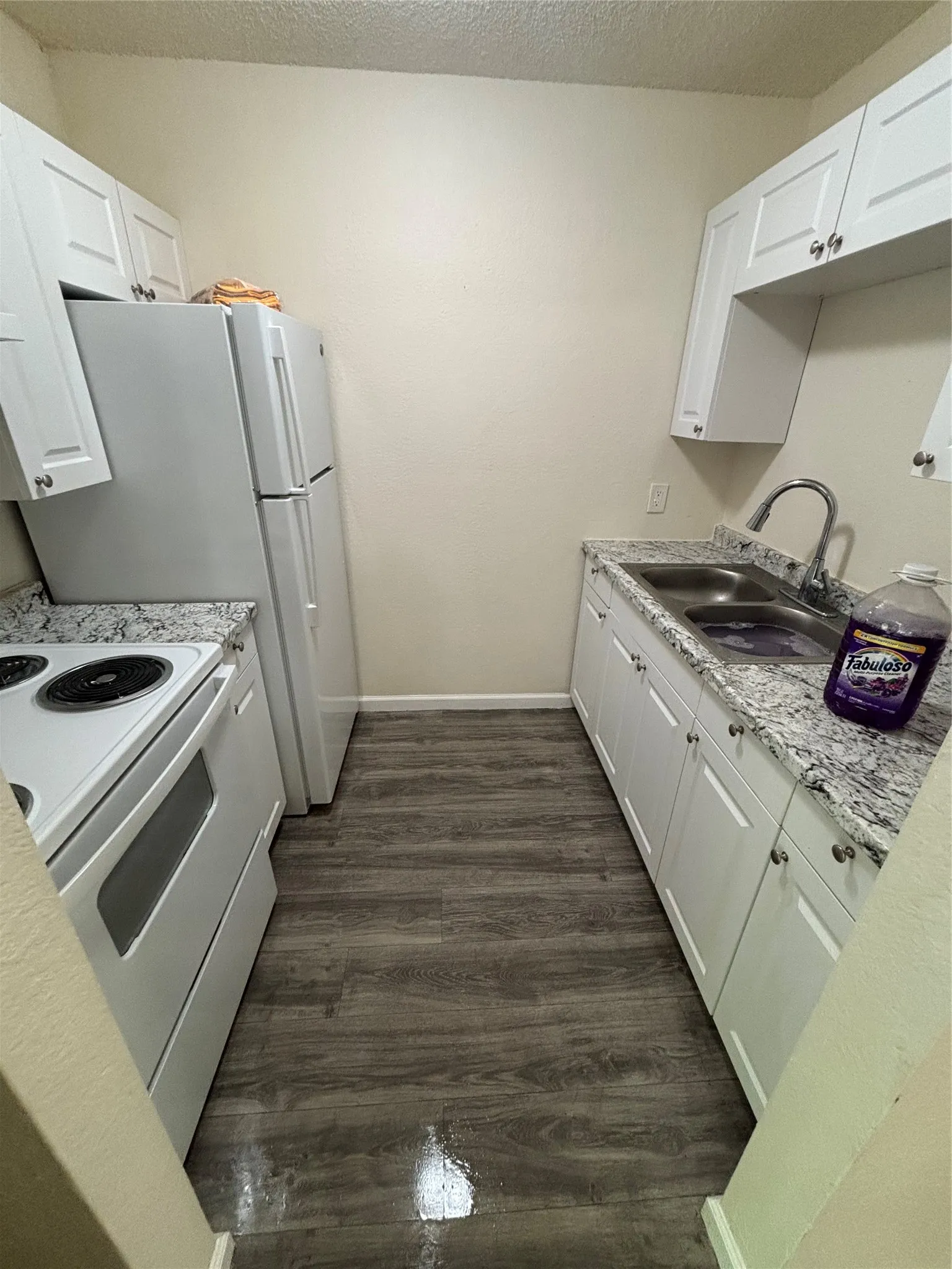 Apartment For Rent in Dallas County , 8127 Stonehurst Street 4, Dallas, Texas 75217, 1 Bedroom, 1 Bathroom, Garage spaces, 450 Sqft, built in 1987, Price $950, mls#21279185, Real Estate Agent in Dallas, Homes For Rent in Dallas county, Homes For Rent in Dallas, Realtor in Dallas Texas, Real Estate Brokerage Independent Realty Texas, Luminita Cordes Realtor
