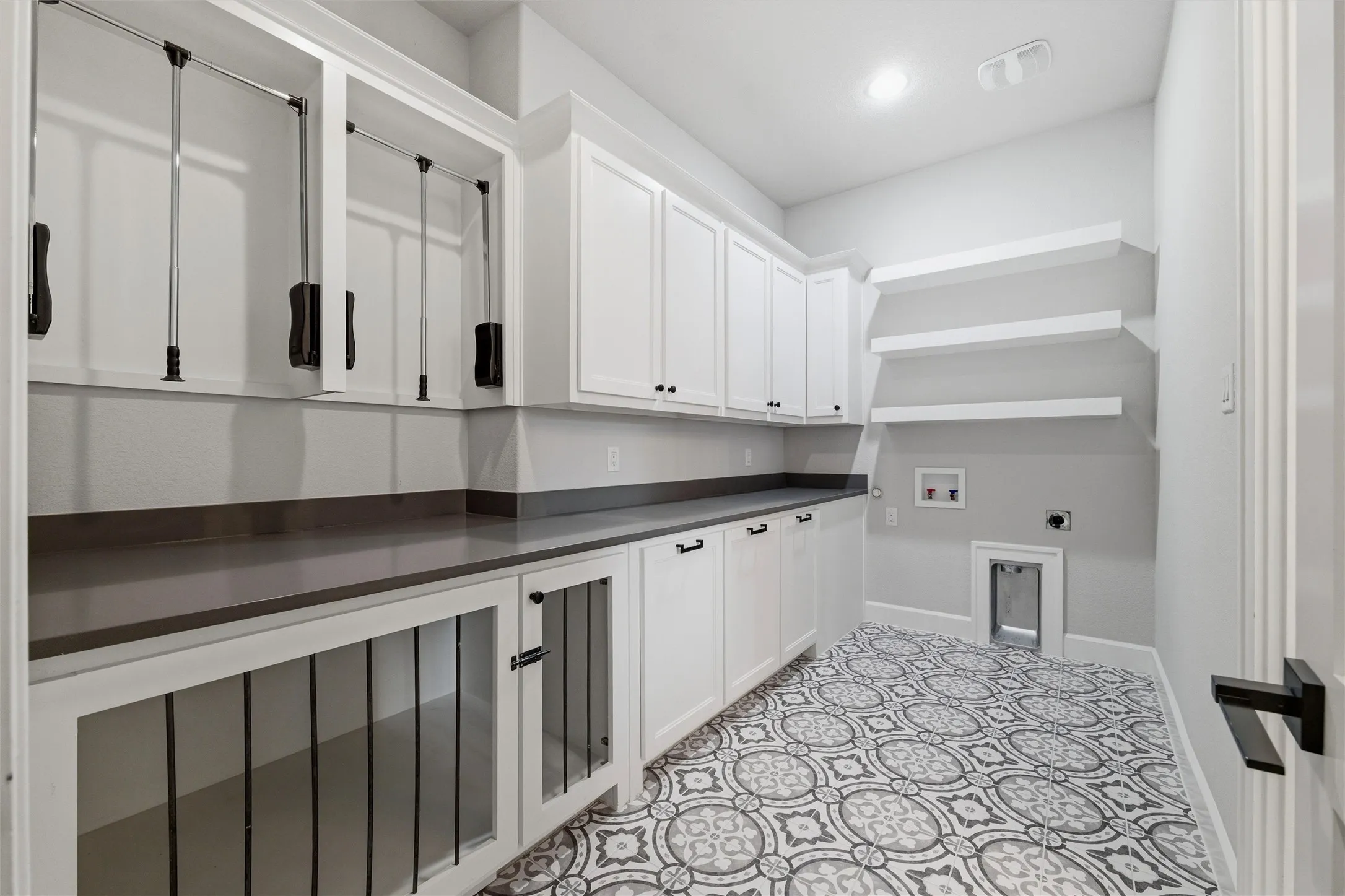 With dog crate and primary closet access