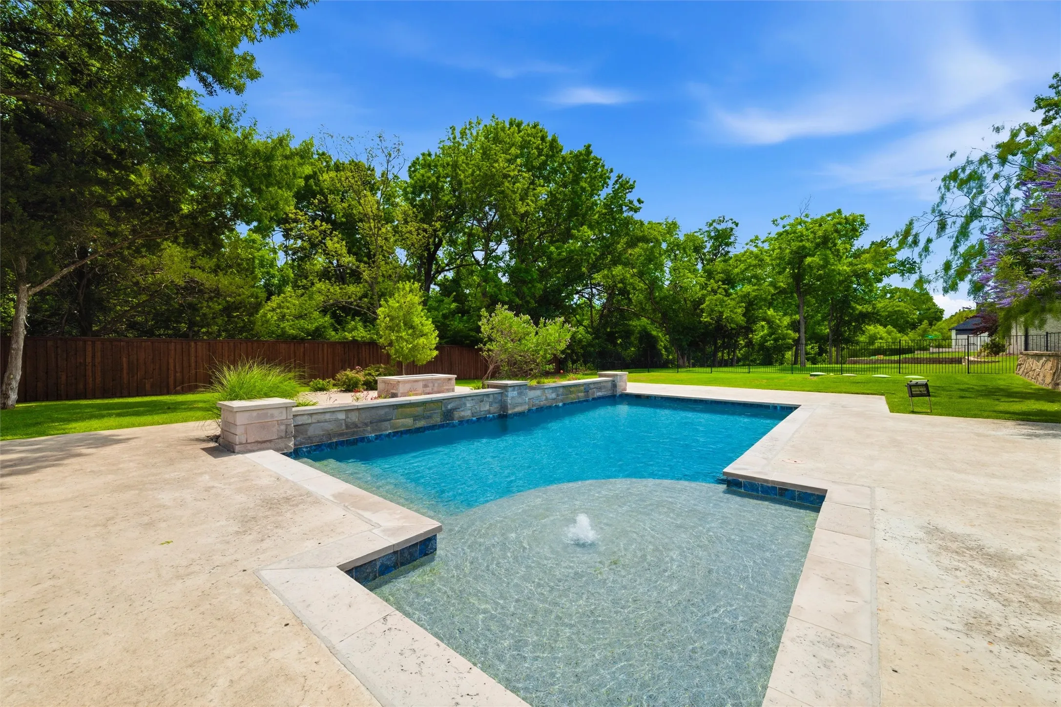 Single Family Residence For Sale in Dallas County , 1019 Country Way, Rowlett, Texas 75089, 4 Bedroom, 5 Bathroom, 3 Garage spaces, 4,238 Sqft, built in 2020, mls#21279130, Real Estate Agent in Rowlett, Homes For Sale in Dallas county, Homes For Sale in Rowlett, Realtor in Rowlett Texas, Real Estate Brokerage Independent Realty Texas, Luminita Cordes Realtor