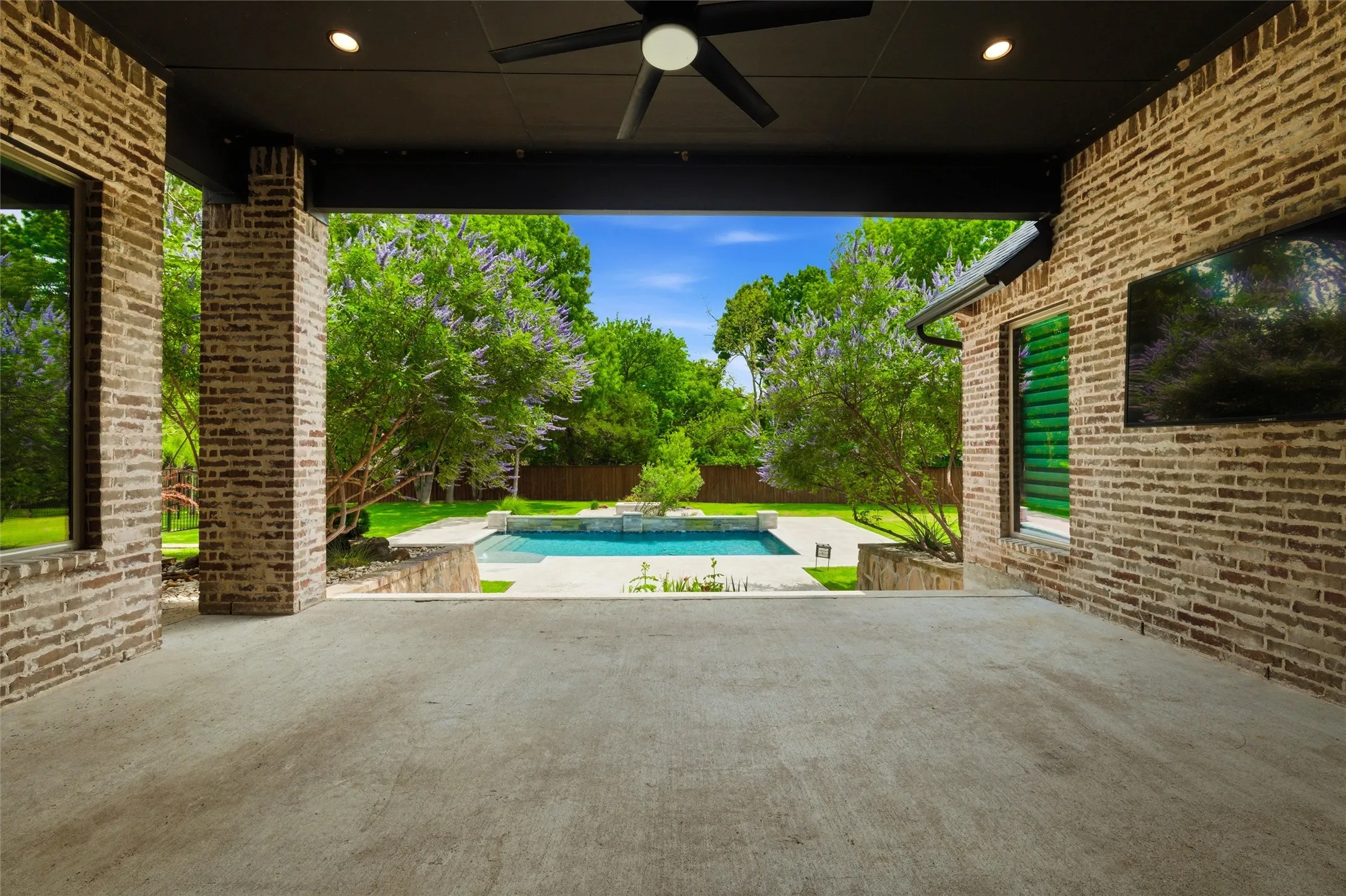 Single Family Residence For Sale in Dallas County , 1019 Country Way, Rowlett, Texas 75089, 4 Bedroom, 5 Bathroom, 3 Garage spaces, 4,238 Sqft, built in 2020, mls#21279130, Real Estate Agent in Rowlett, Homes For Sale in Dallas county, Homes For Sale in Rowlett, Realtor in Rowlett Texas, Real Estate Brokerage Independent Realty Texas, Luminita Cordes Realtor