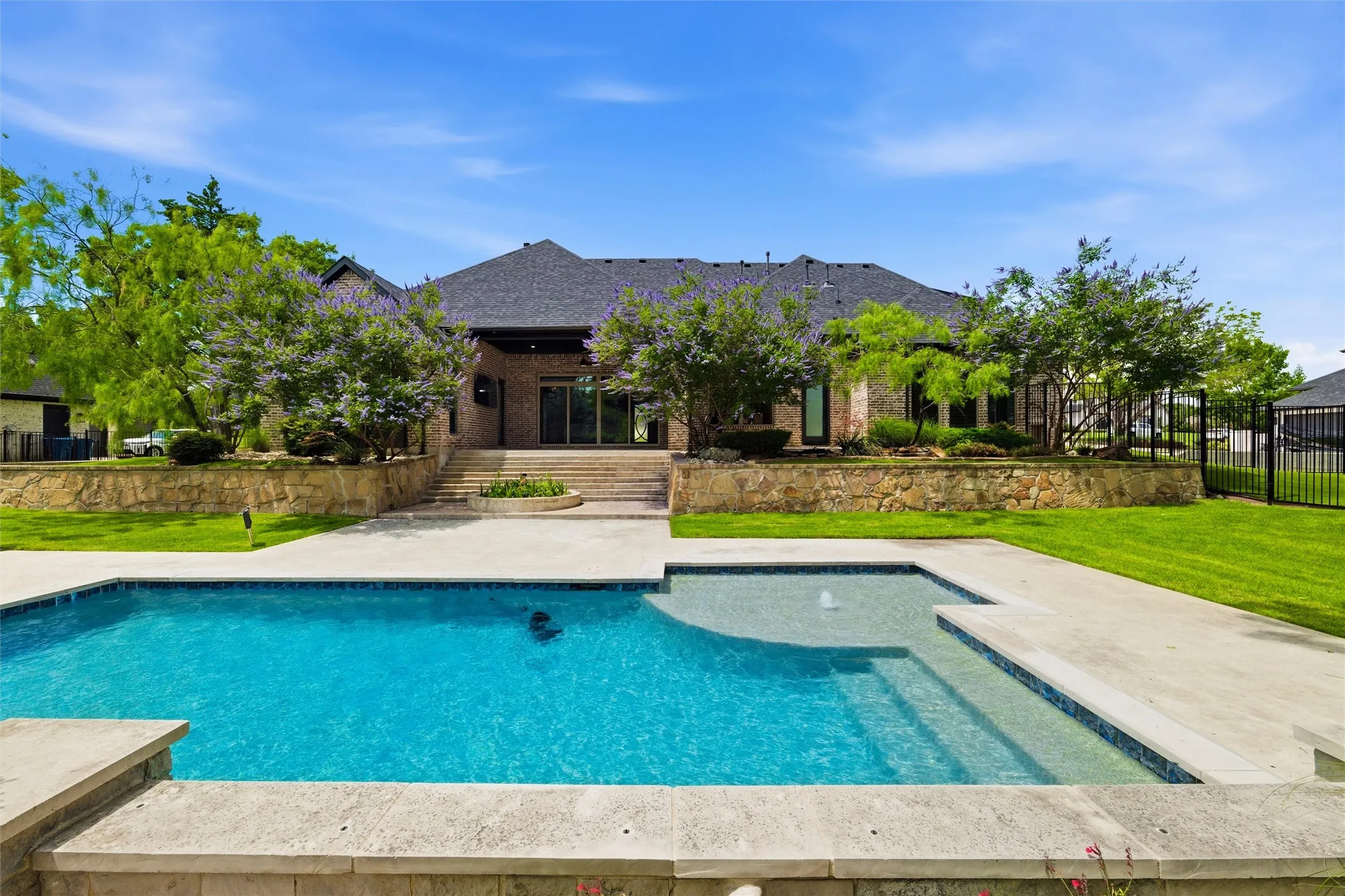 Single Family Residence For Sale in Dallas County , 1019 Country Way, Rowlett, Texas 75089, 4 Bedroom, 5 Bathroom, 3 Garage spaces, 4,238 Sqft, built in 2020, mls#21279130, Real Estate Agent in Rowlett, Homes For Sale in Dallas county, Homes For Sale in Rowlett, Realtor in Rowlett Texas, Real Estate Brokerage Independent Realty Texas, Luminita Cordes Realtor