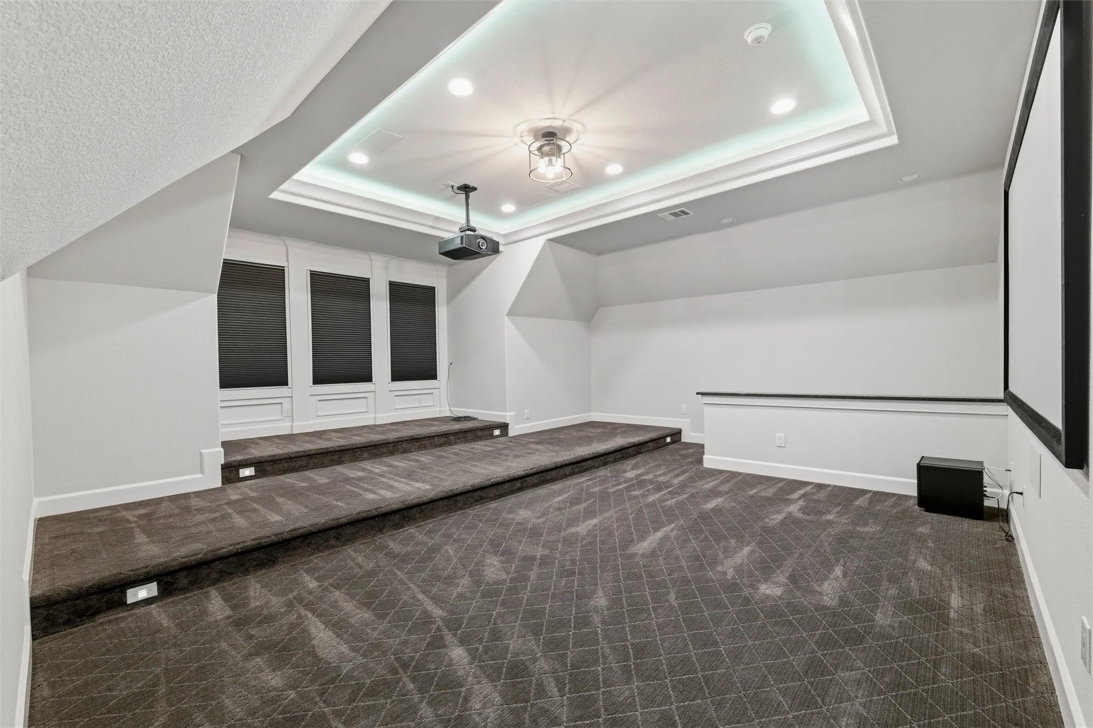 Single Family Residence For Sale in Dallas County , 1019 Country Way, Rowlett, Texas 75089, 4 Bedroom, 5 Bathroom, 3 Garage spaces, 4,238 Sqft, built in 2020, mls#21279130, Real Estate Agent in Rowlett, Homes For Sale in Dallas county, Homes For Sale in Rowlett, Realtor in Rowlett Texas, Real Estate Brokerage Independent Realty Texas, Luminita Cordes Realtor