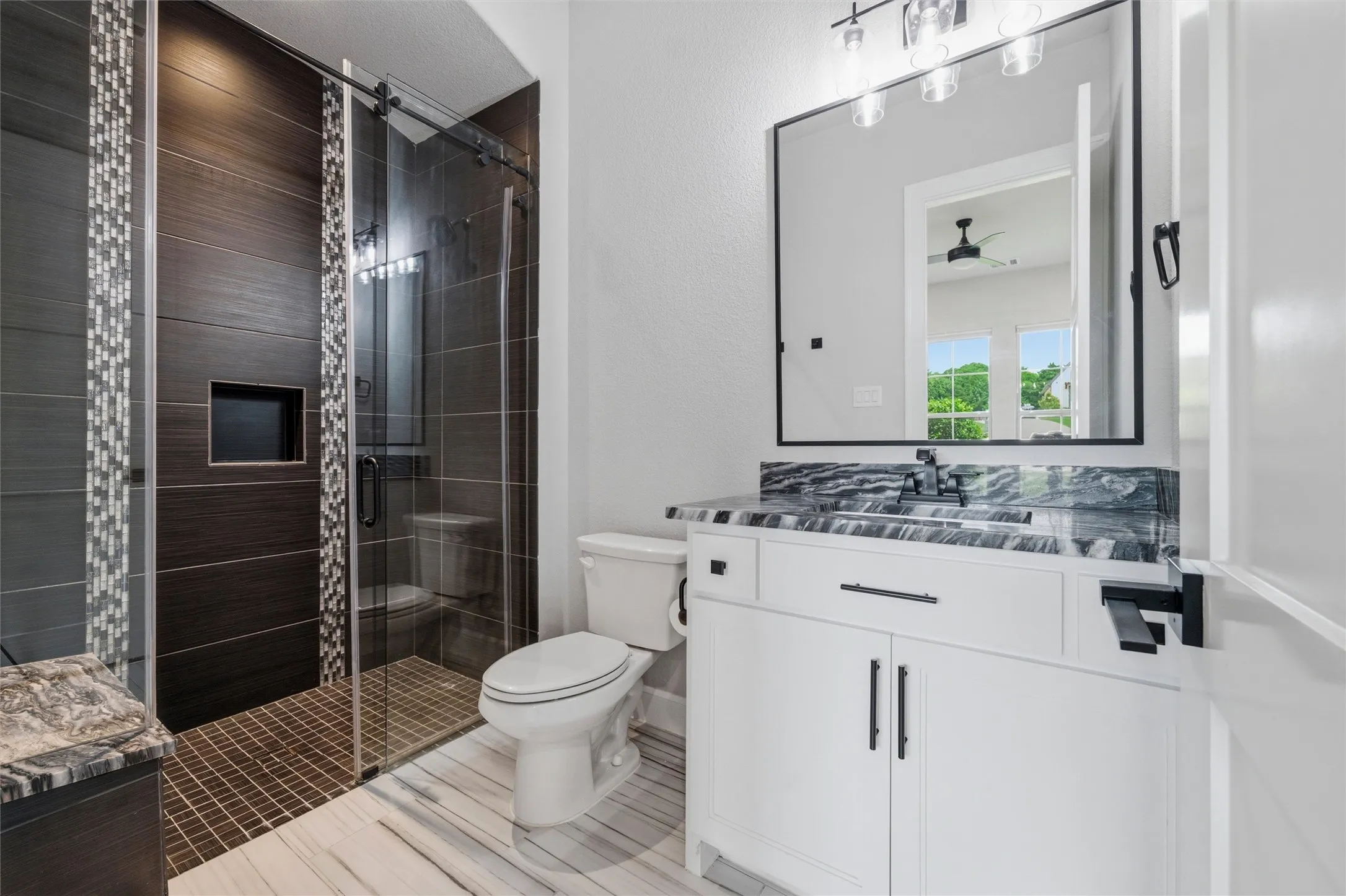 BR 4 Bathroom