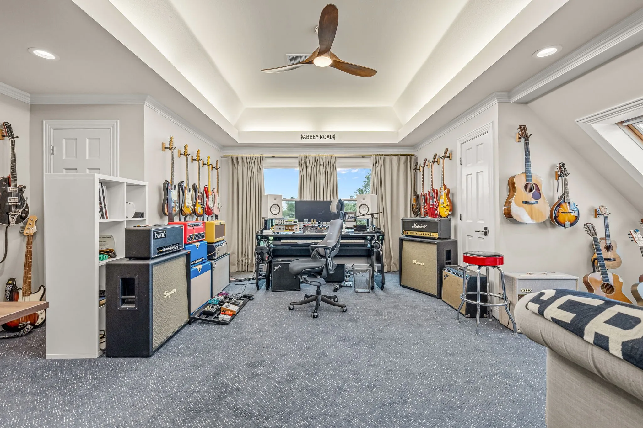 Single Family Residence For Sale in Tarrant County , 6605 Sahalee Drive, Fort Worth, Texas 76132, 6 Bedrooms, 6 Bathrooms, 3 Garage spaces, 7,005 Sqft, built in 1993, Price $2,999,999, mls#21279179, Real Estate Agent in Fort Worth, Homes For Sale in Tarrant county, Homes For Sale in Fort Worth, Realtor in Fort Worth Texas, Real Estate Brokerage Independent Realty Texas, Luminita Cordes Realtor