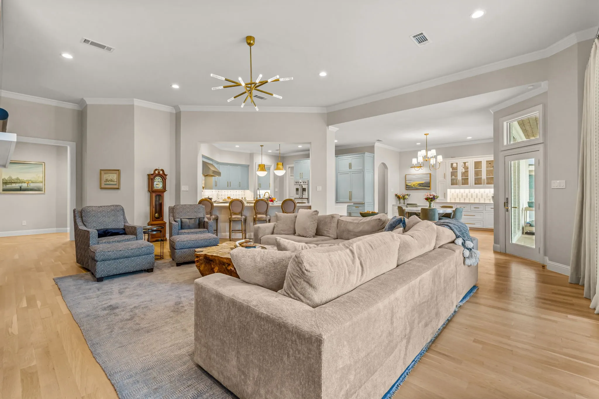 Single Family Residence For Sale in Tarrant County , 6605 Sahalee Drive, Fort Worth, Texas 76132, 6 Bedrooms, 6 Bathrooms, 3 Garage spaces, 7,005 Sqft, built in 1993, Price $2,999,999, mls#21279179, Real Estate Agent in Fort Worth, Homes For Sale in Tarrant county, Homes For Sale in Fort Worth, Realtor in Fort Worth Texas, Real Estate Brokerage Independent Realty Texas, Luminita Cordes Realtor