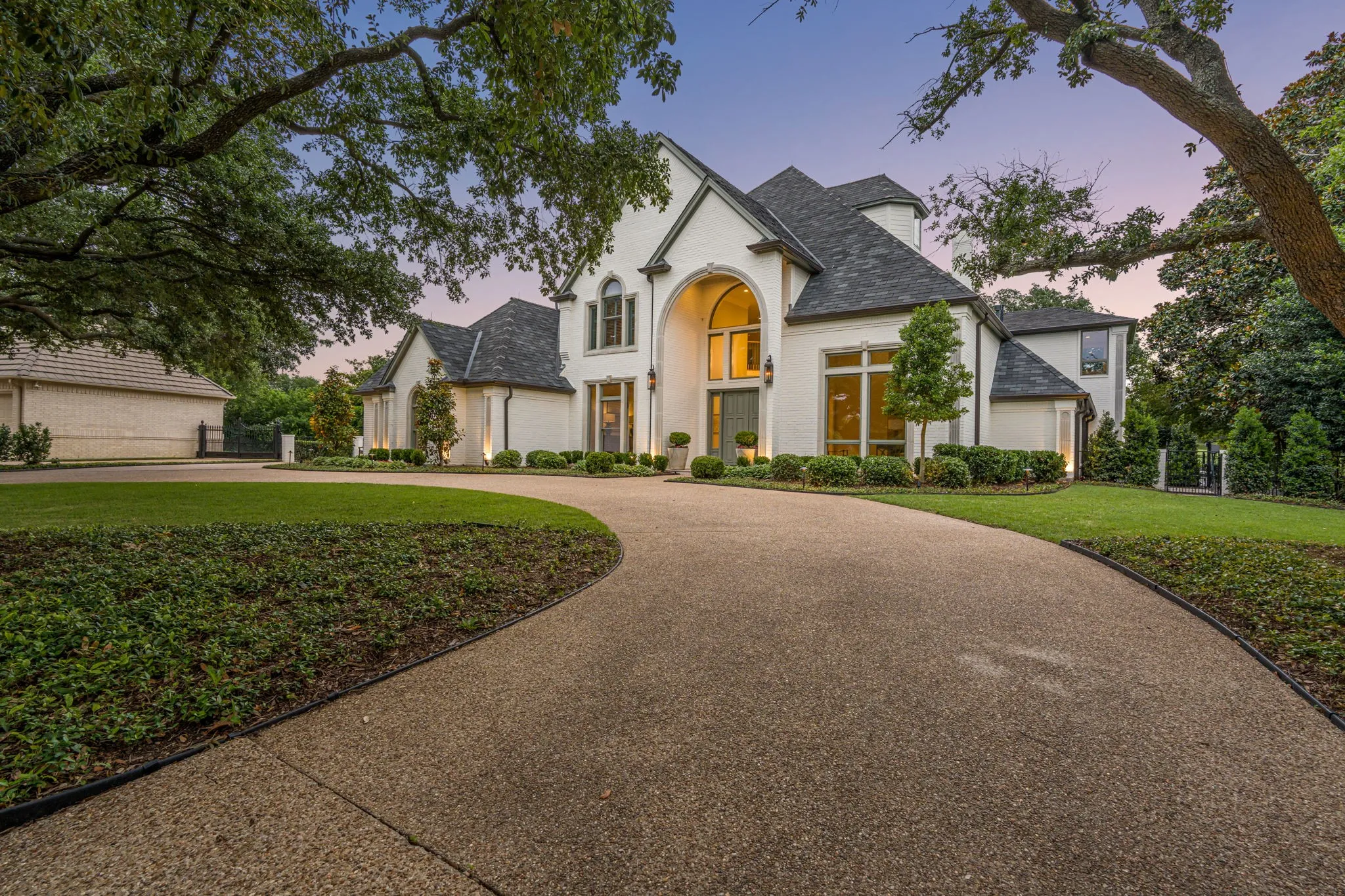 Single Family Residence For Sale in Tarrant County , 6605 Sahalee Drive, Fort Worth, Texas 76132, 6 Bedrooms, 6 Bathrooms, 3 Garage spaces, 7,005 Sqft, built in 1993, Price $2,999,999, mls#21279179, Real Estate Agent in Fort Worth, Homes For Sale in Tarrant county, Homes For Sale in Fort Worth, Realtor in Fort Worth Texas, Real Estate Brokerage Independent Realty Texas, Luminita Cordes Realtor